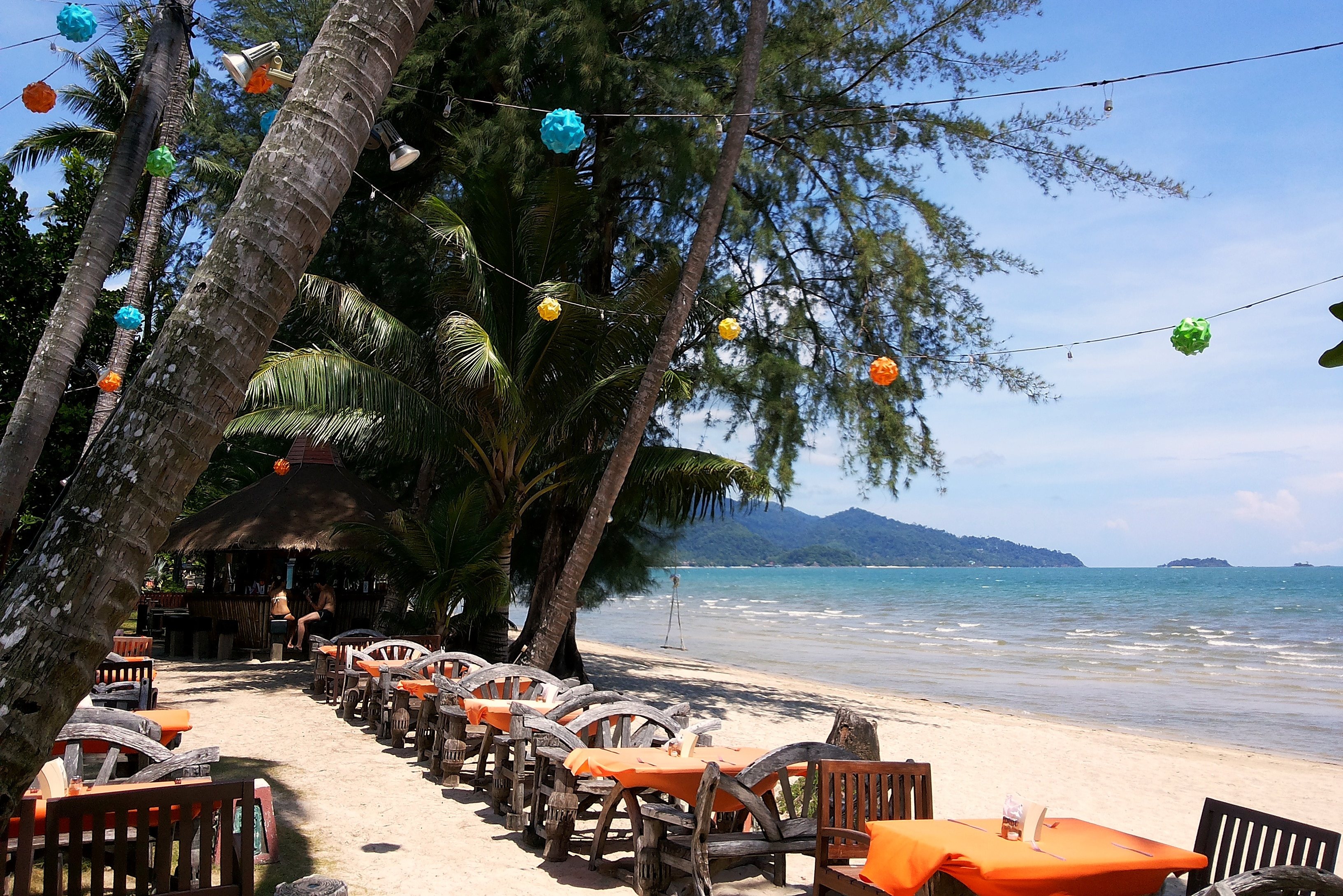 Bar aan het strand van het Koh Chang Paradise Resort, Thailand