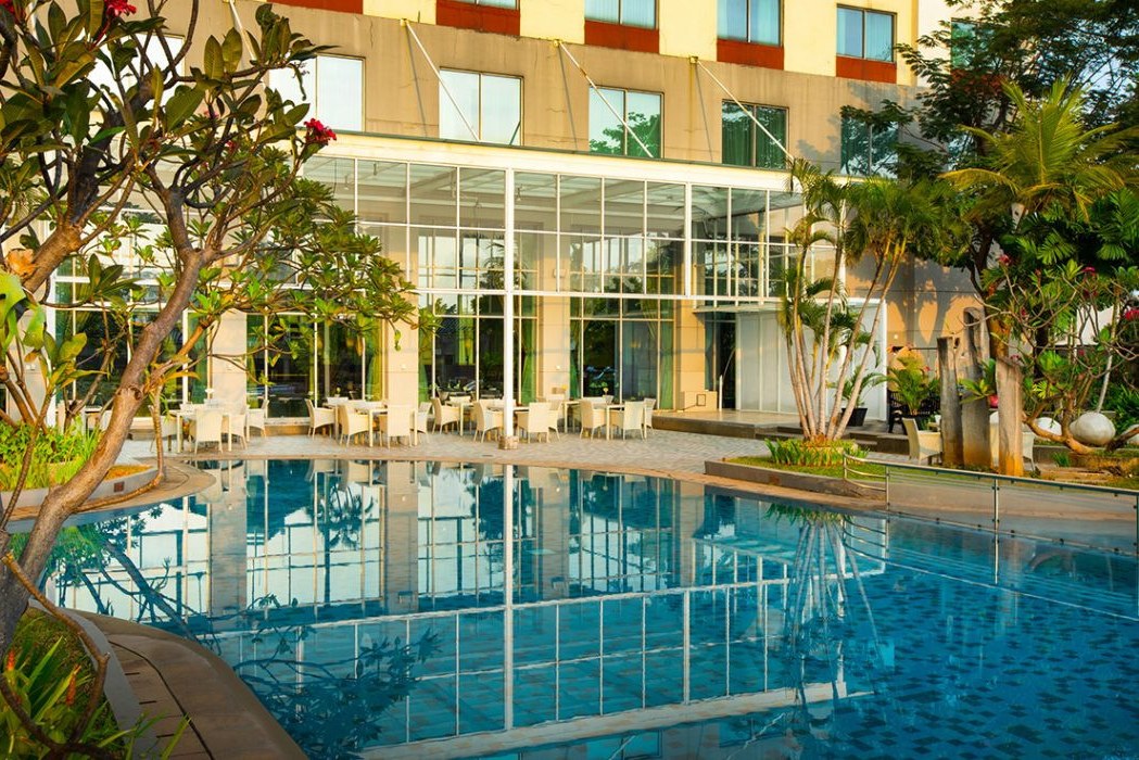 zwembad van santika premiere slipi op java jakarta