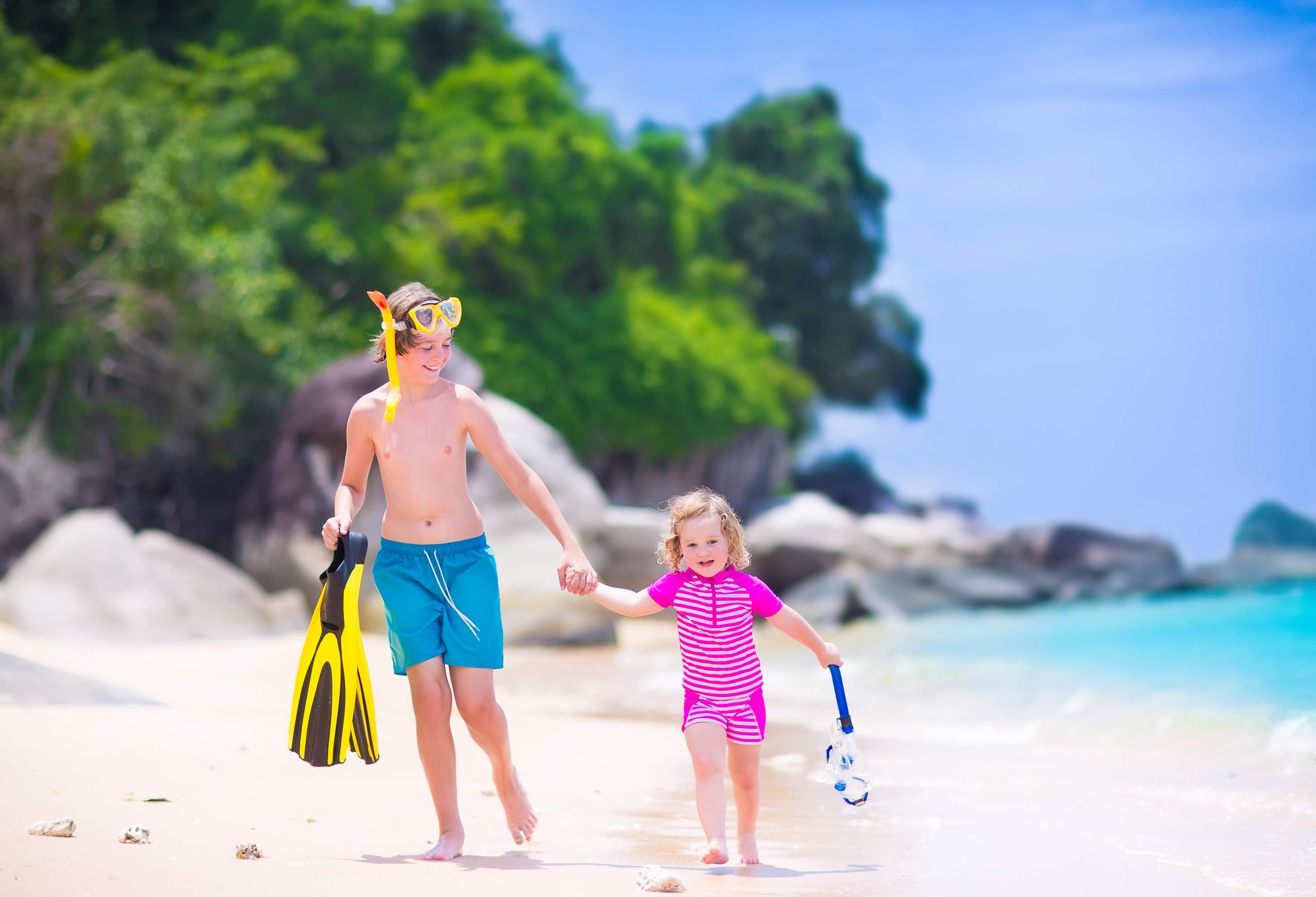 Kinderen snorkelen in Maleisië