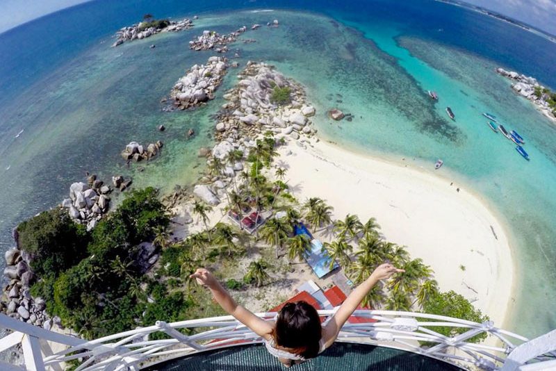 Vuurtoren op Lengkuas Island vlakbij Belitung Indonesië