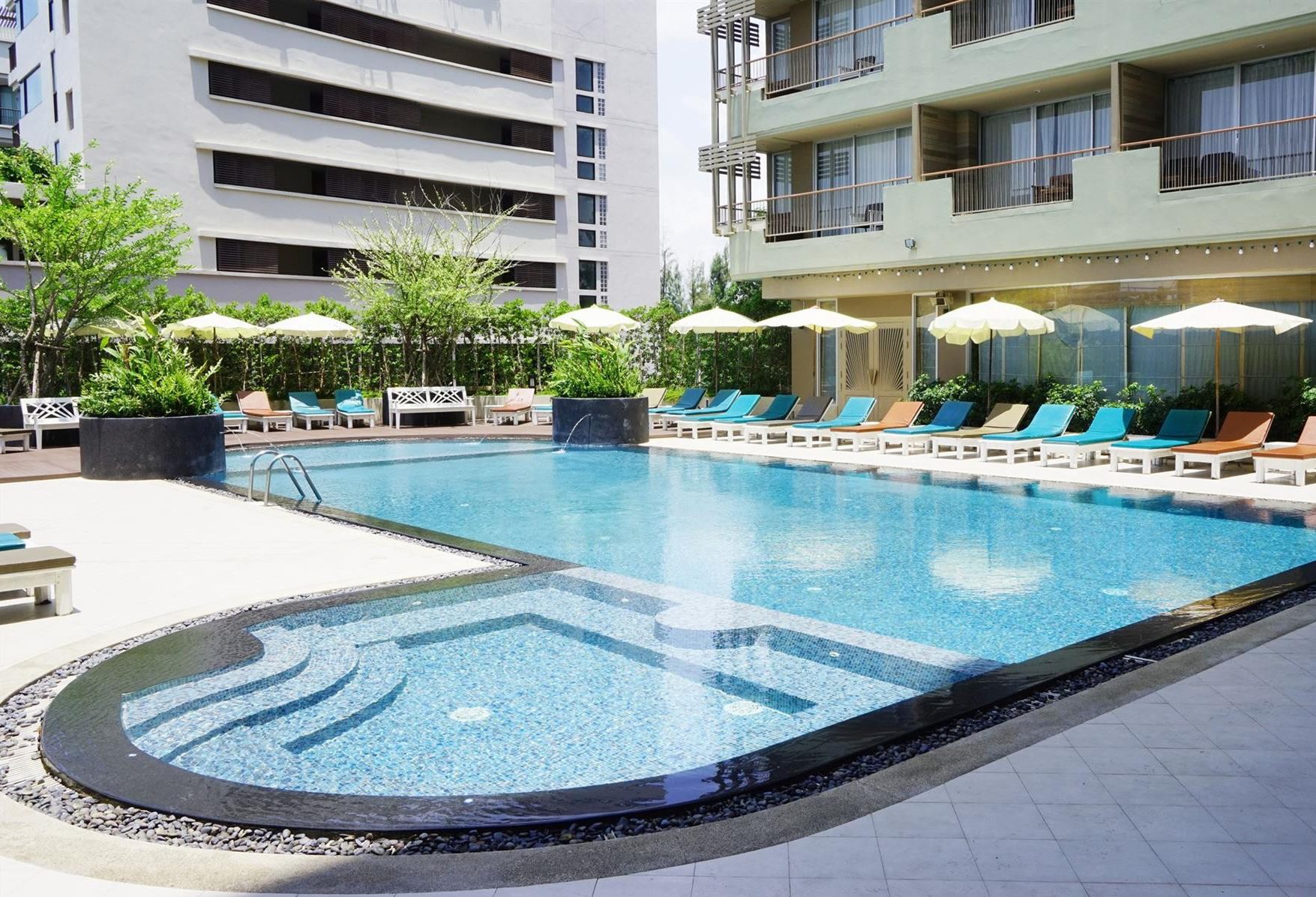 Long BEach Hotel Cha'am Thailand