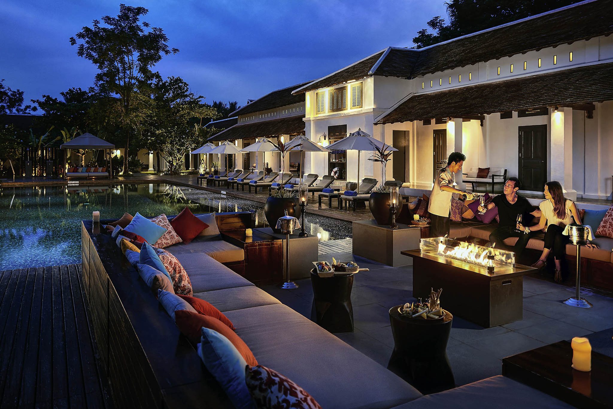 lounge bar van sofitel luang prabang in laos