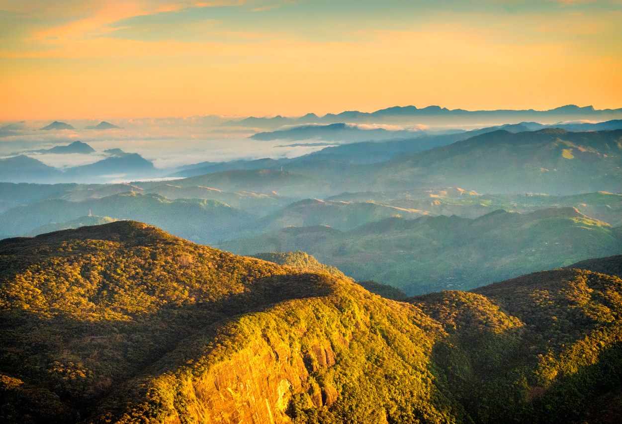 Uitzicht vanaf Adam's Peak in Sri Lanka
