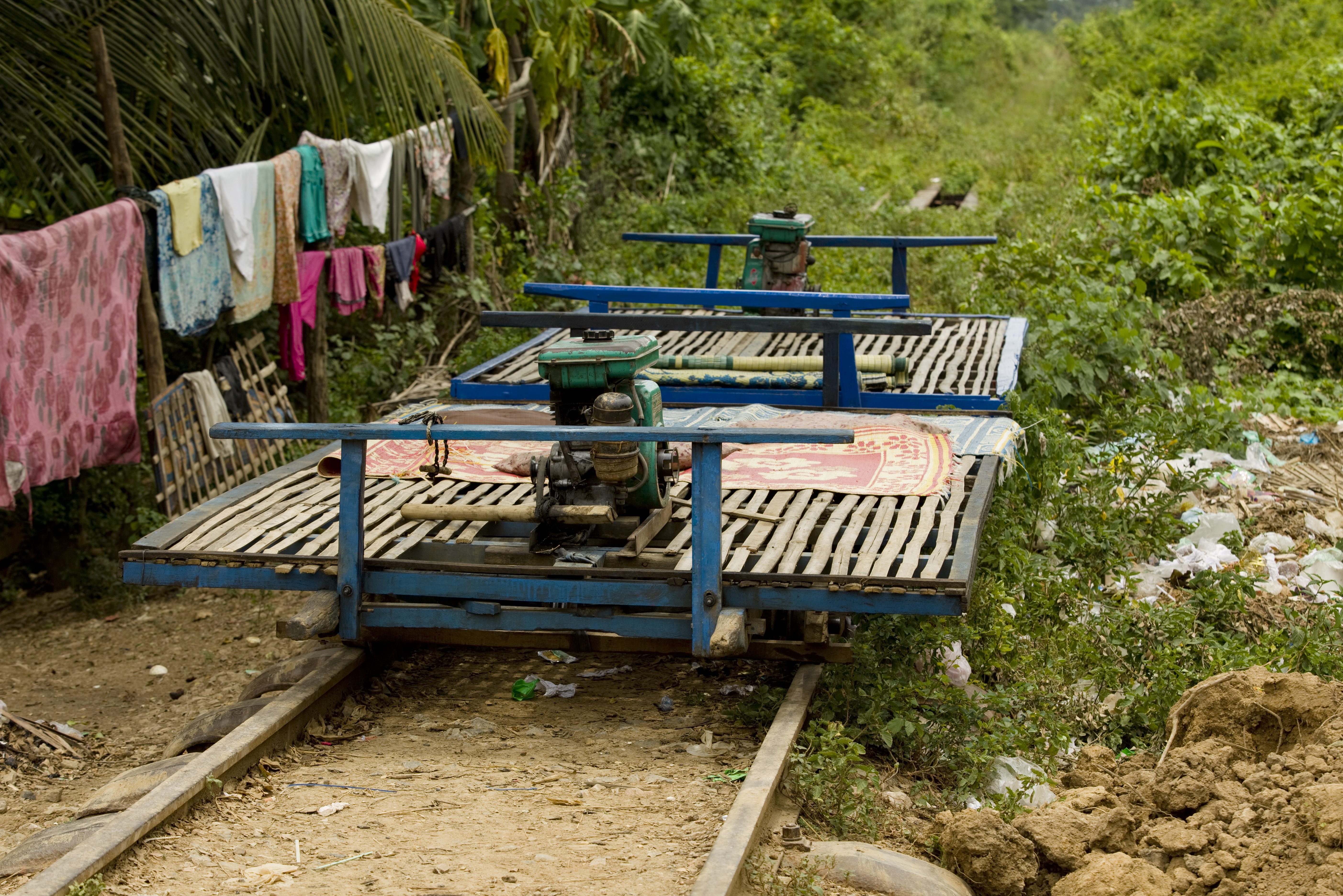 Bamboetrein nabij Battambang, Cambodja