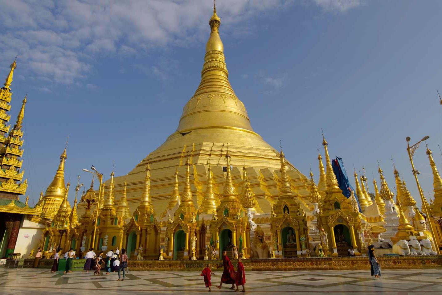 Shwedagon Pagode in Yangon Myanmar
