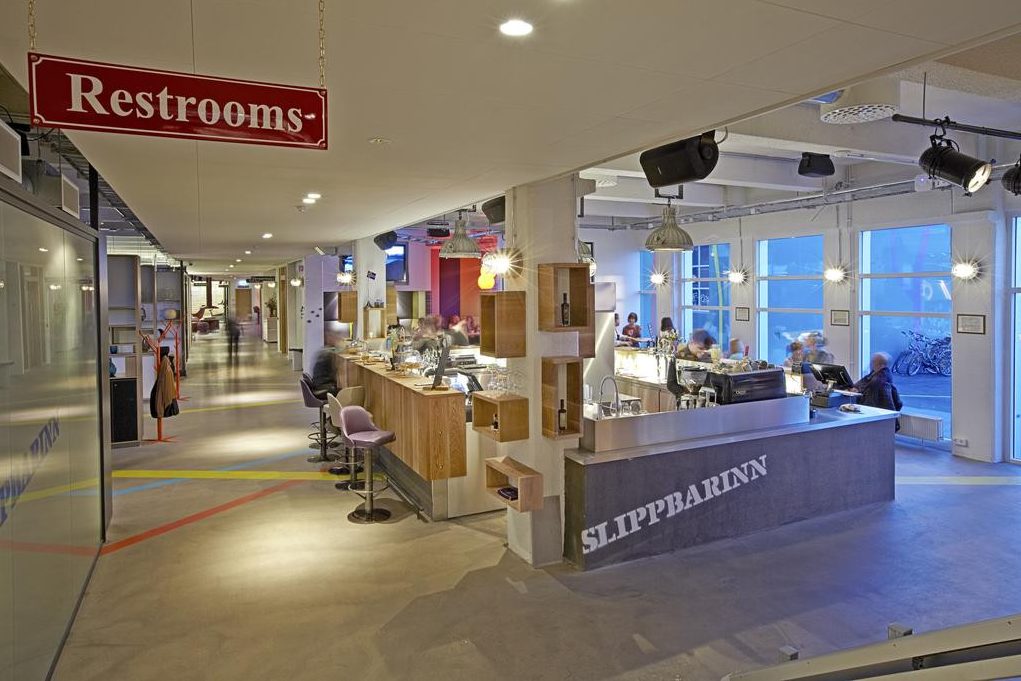 lobby van icelandair hotel reyjavik marina in ijsland