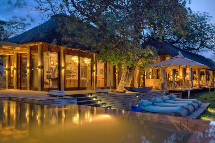 avond van phinda private game reserve in zuid afrika
