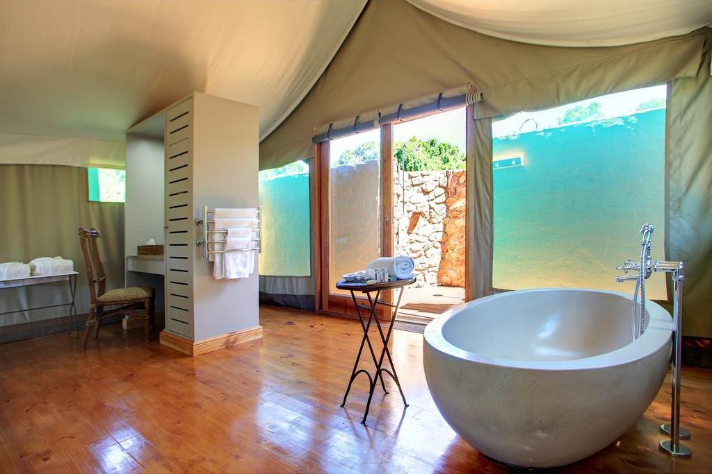 badkamer van botlierskop game reserve in zuid afrika
