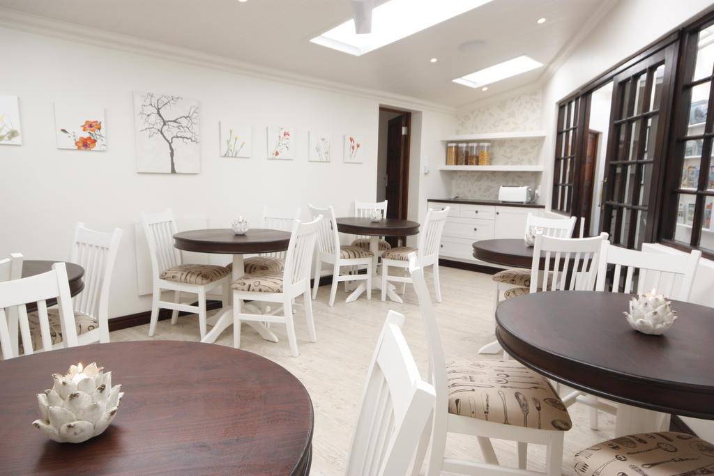 ontbijtzaal van hotel the potting shed hermanus in zuid afrika