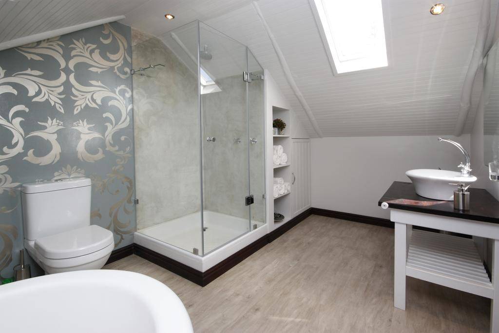 badkamer van hotel the potting shed hermanus in zuid afrika