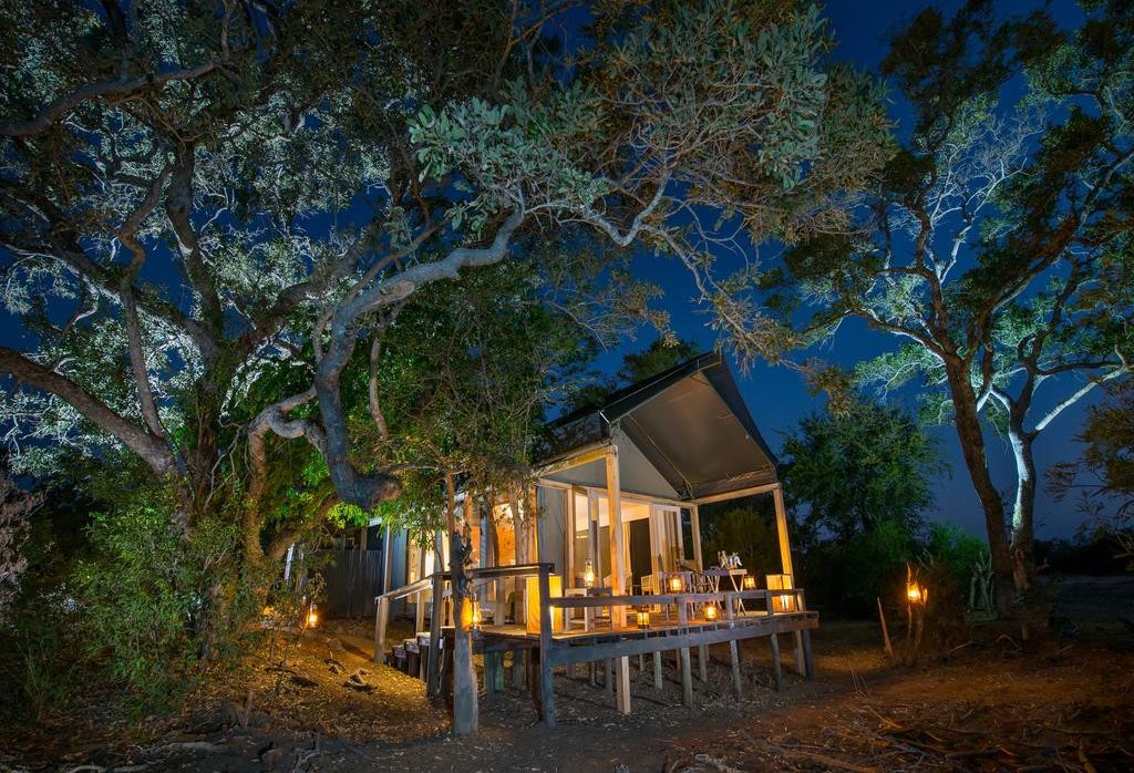 tent avond in simbavati river lodge in zuid afrika