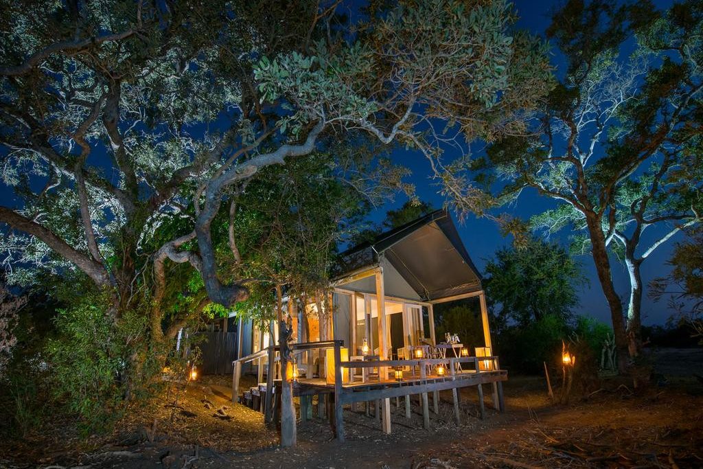 tent avond in simbavati river lodge in zuid afrika
