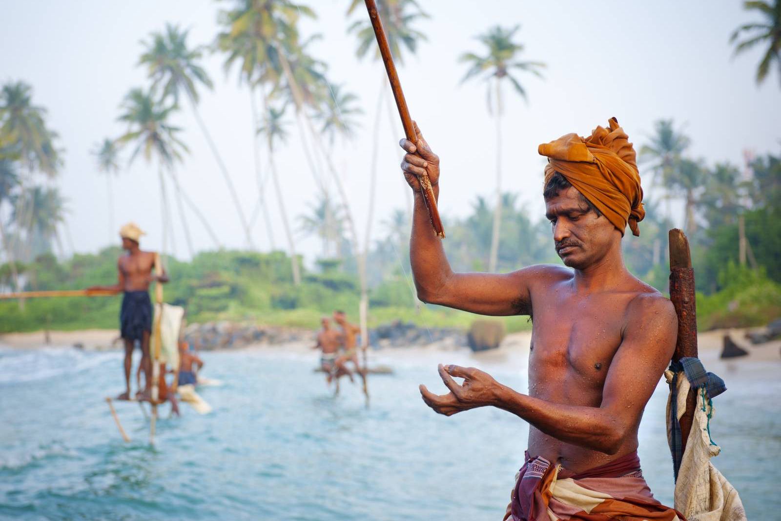 Paalvissers in Koggala in Sri Lanka