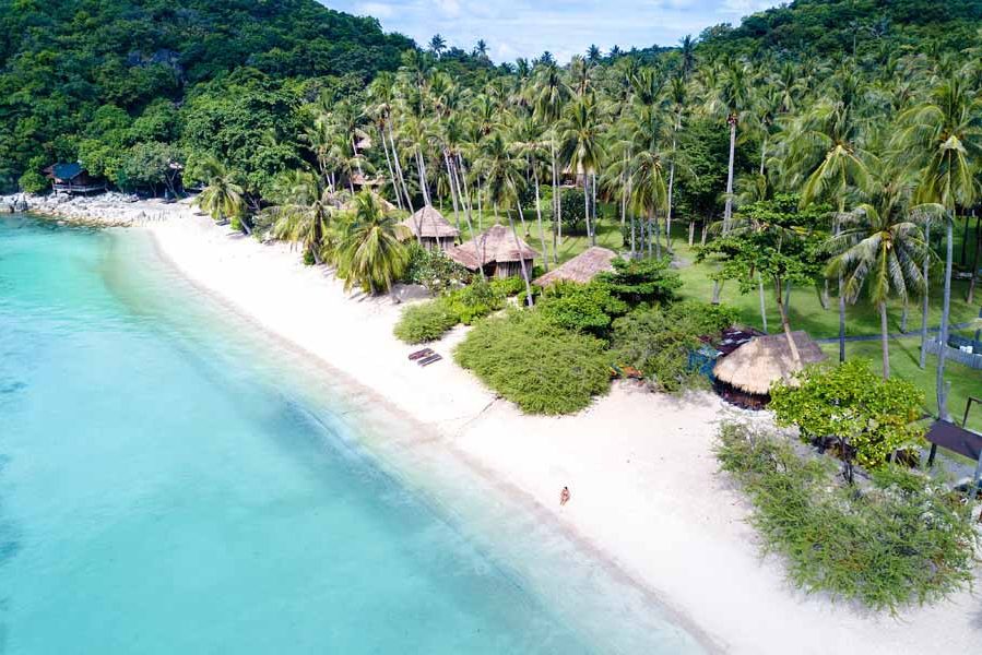 Haad Tien Resort Castaway Beach in Koh Tao Thailand
