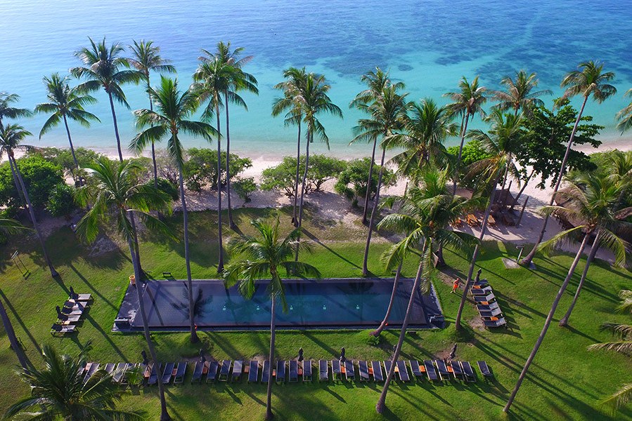 Haad Tien Resort Castaway Beach in Koh Tao Thailand