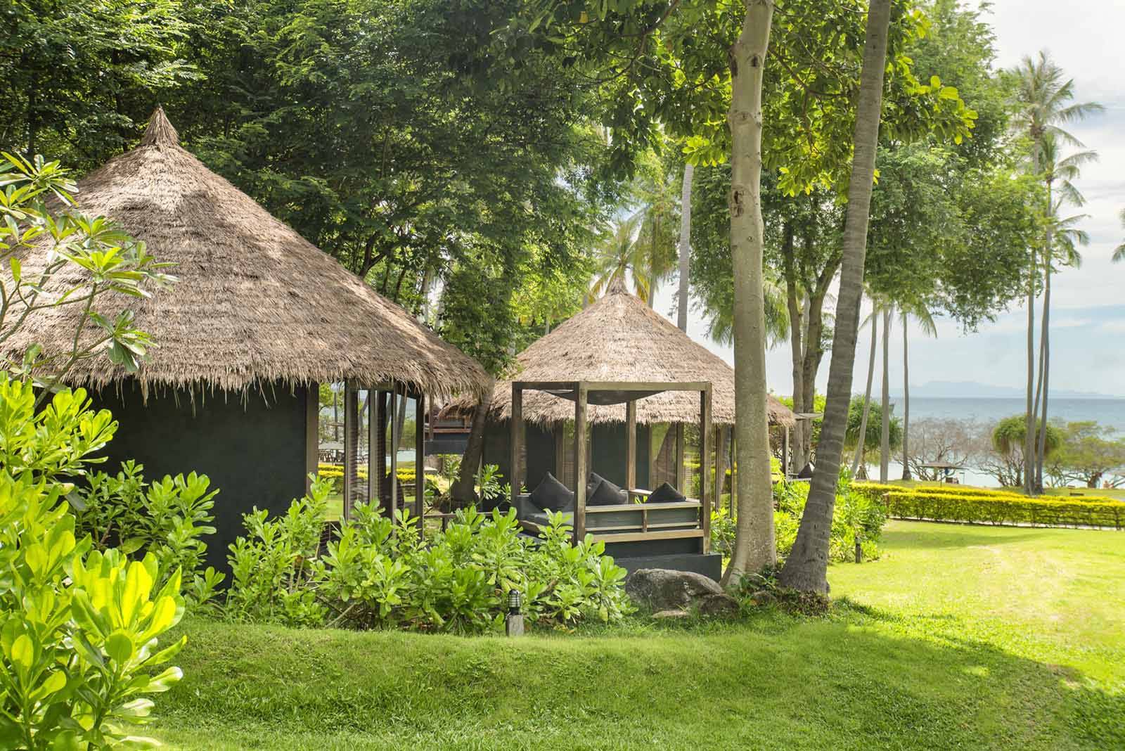 Haad Tien Resort Castaway Beach in Koh Tao Thailand