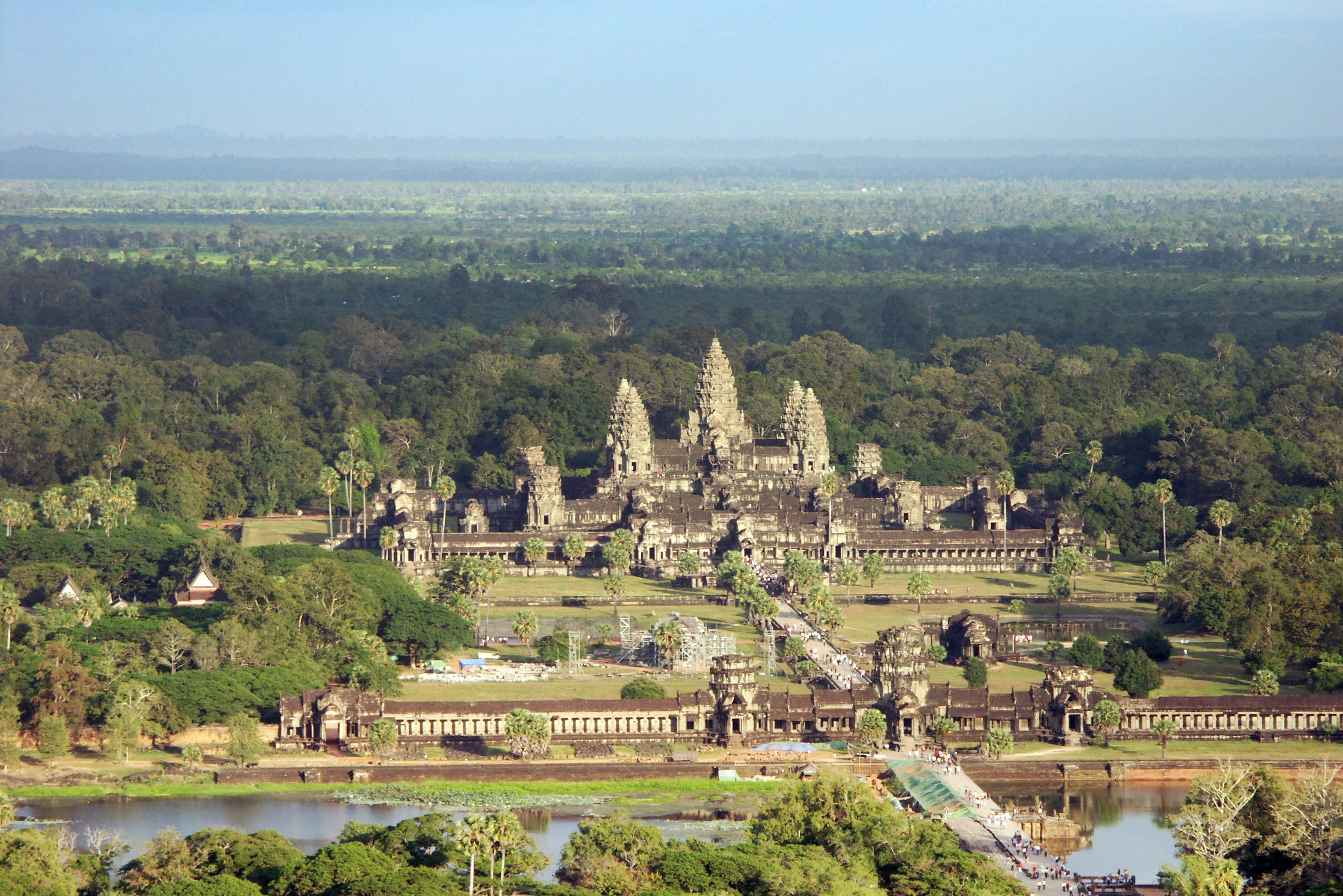 Angkor Wat gezien vanuit de lucht in het Angkor tempelcomplex in Cambodja
