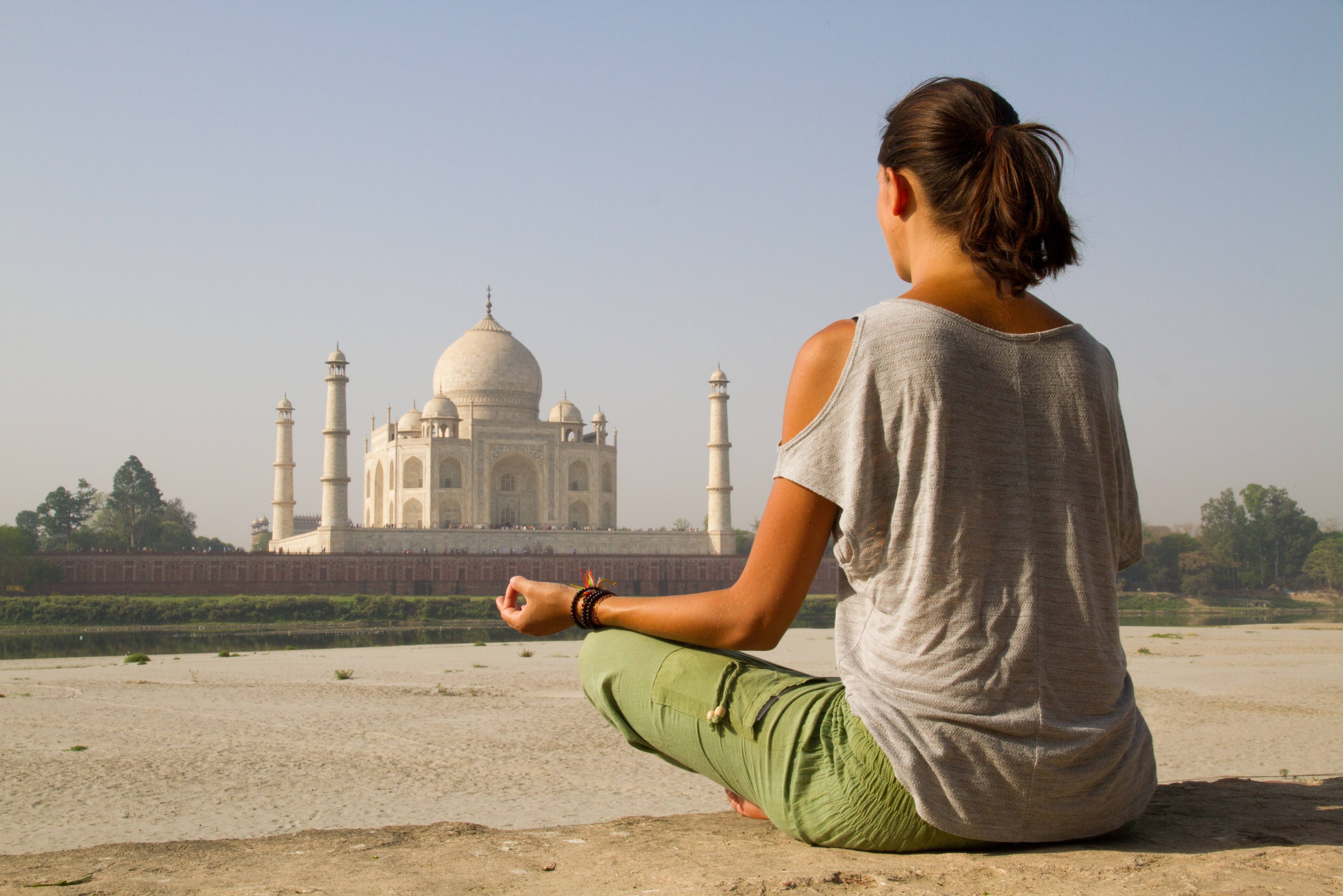 Индия условия жизни. Йога Индия. Индия медитация. Индия туризм. Йога медитация Индия.