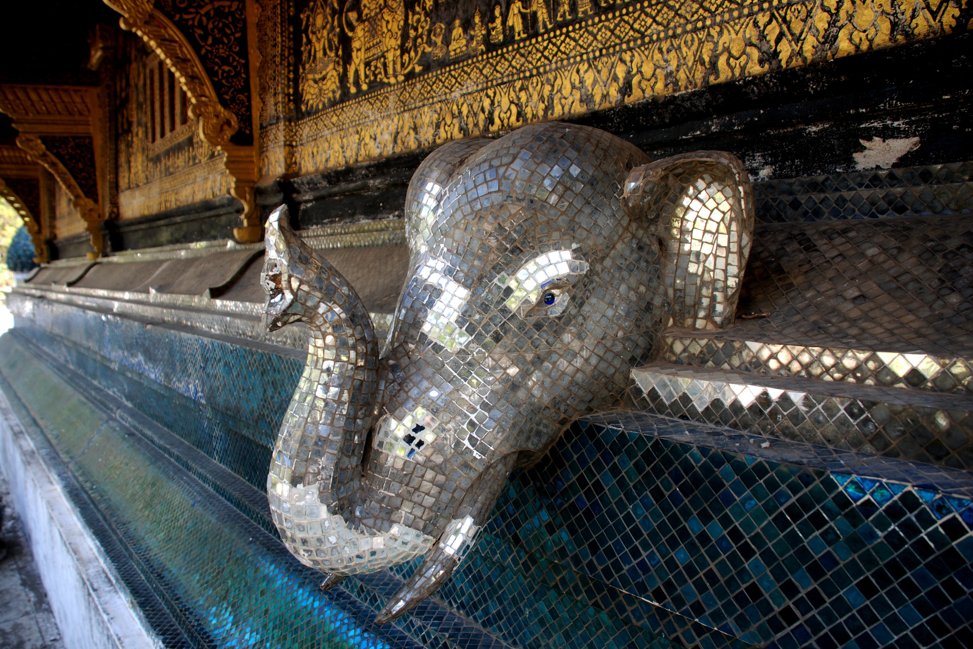 Mozaïek in Wat Xieng Thong in Luang Prabang, Laos