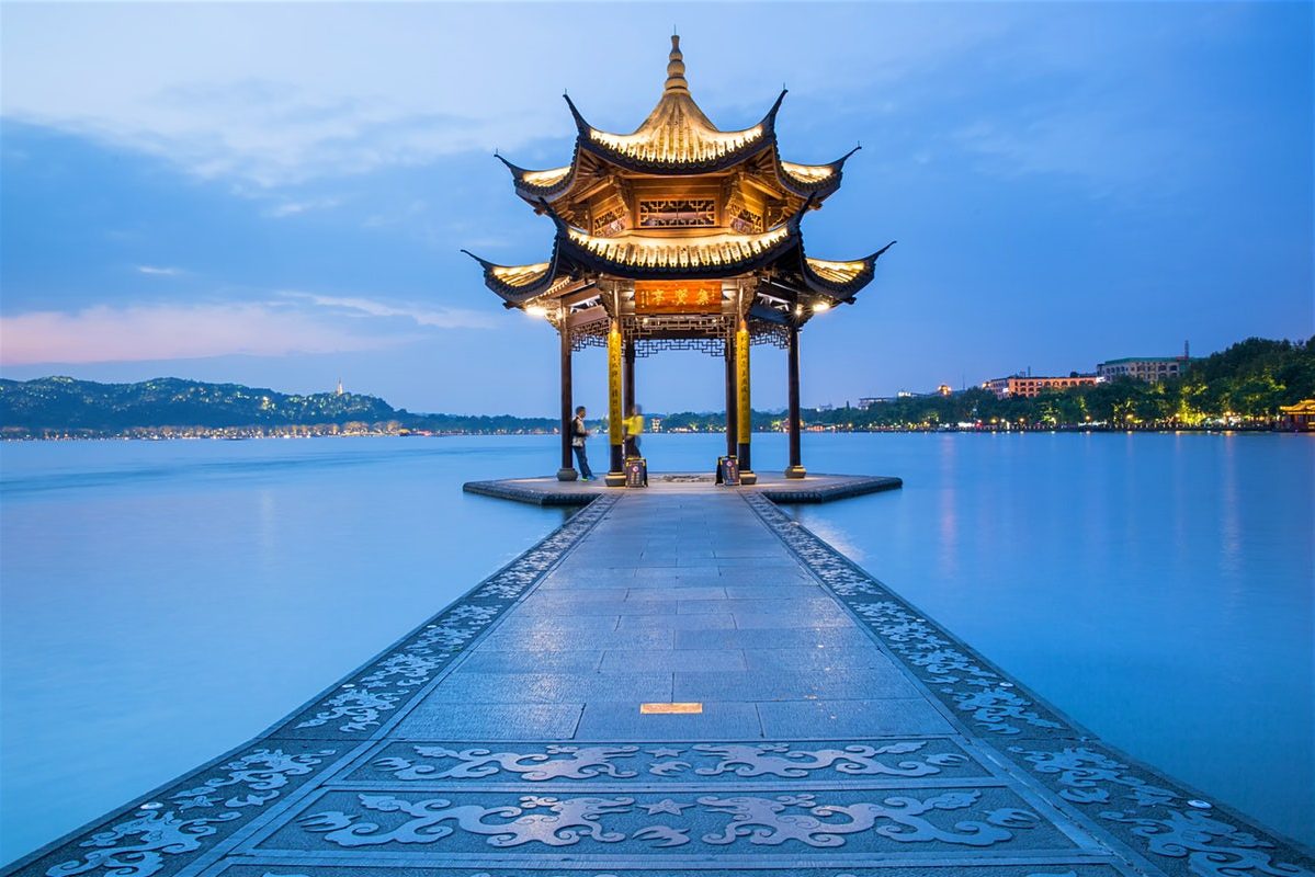 West Lake in de avond Hangzhou
