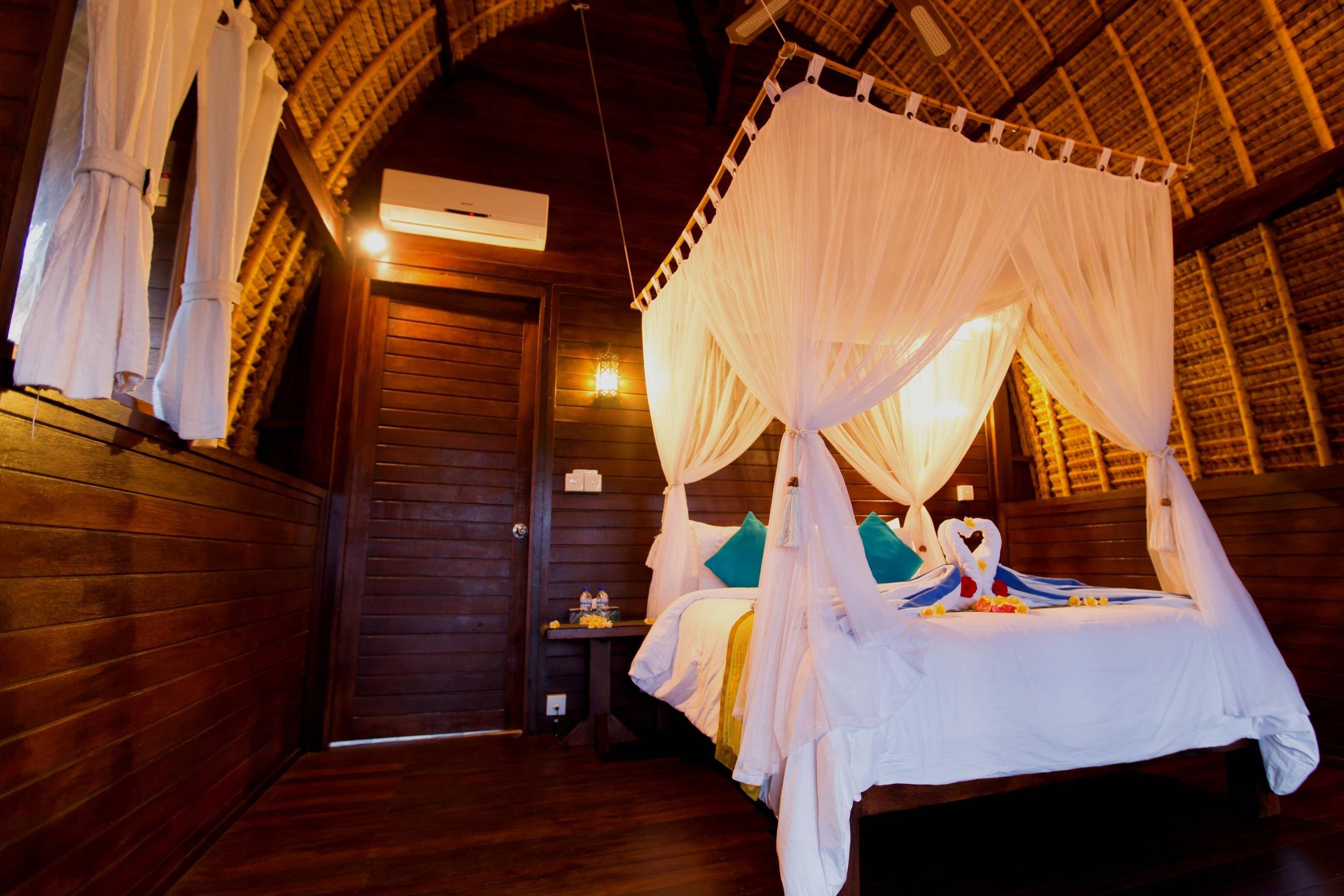 Sunset Coin Lembongan Resort in Bali Indonesie