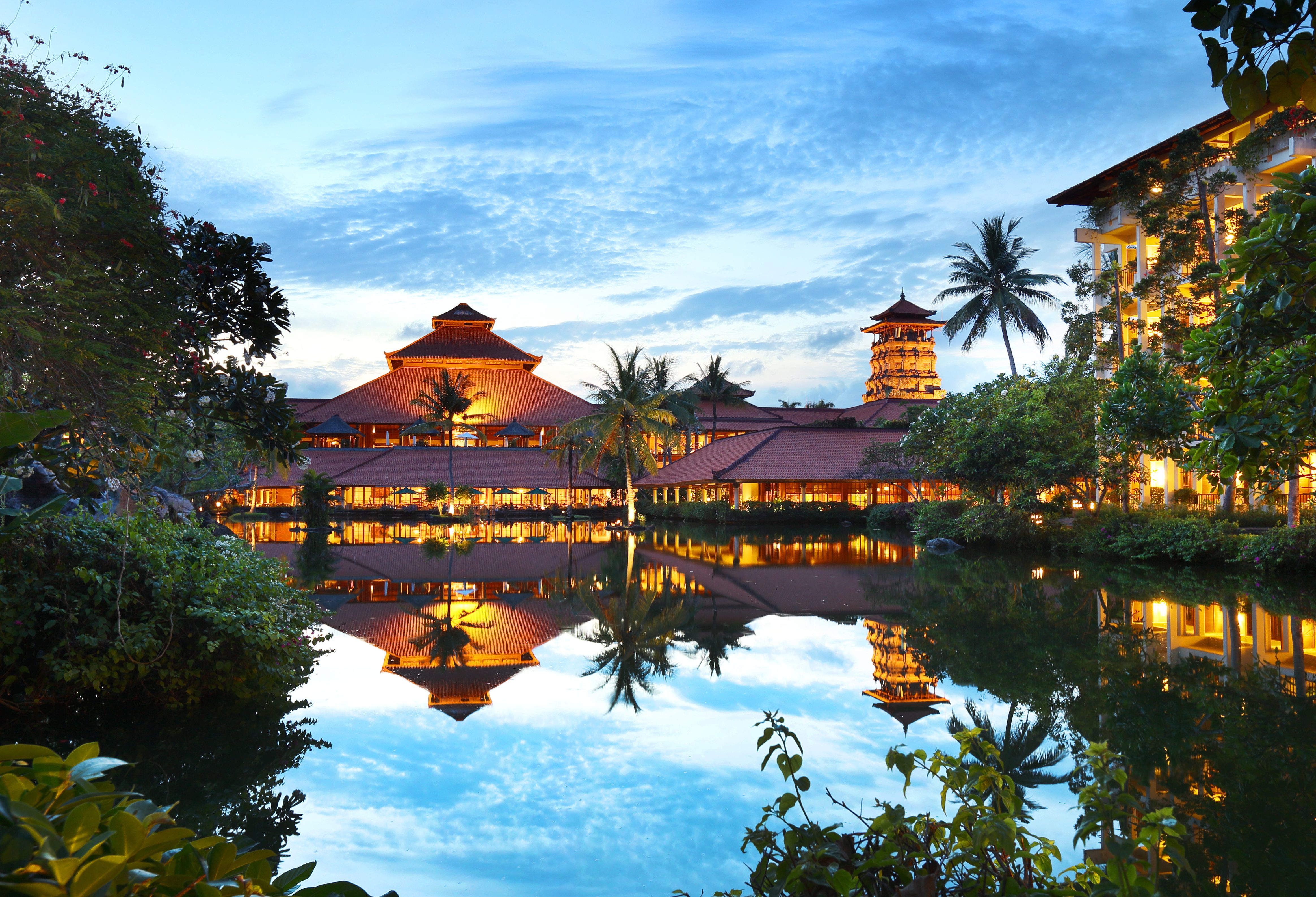 voorkant van ayodya resort op bali nusa dua
