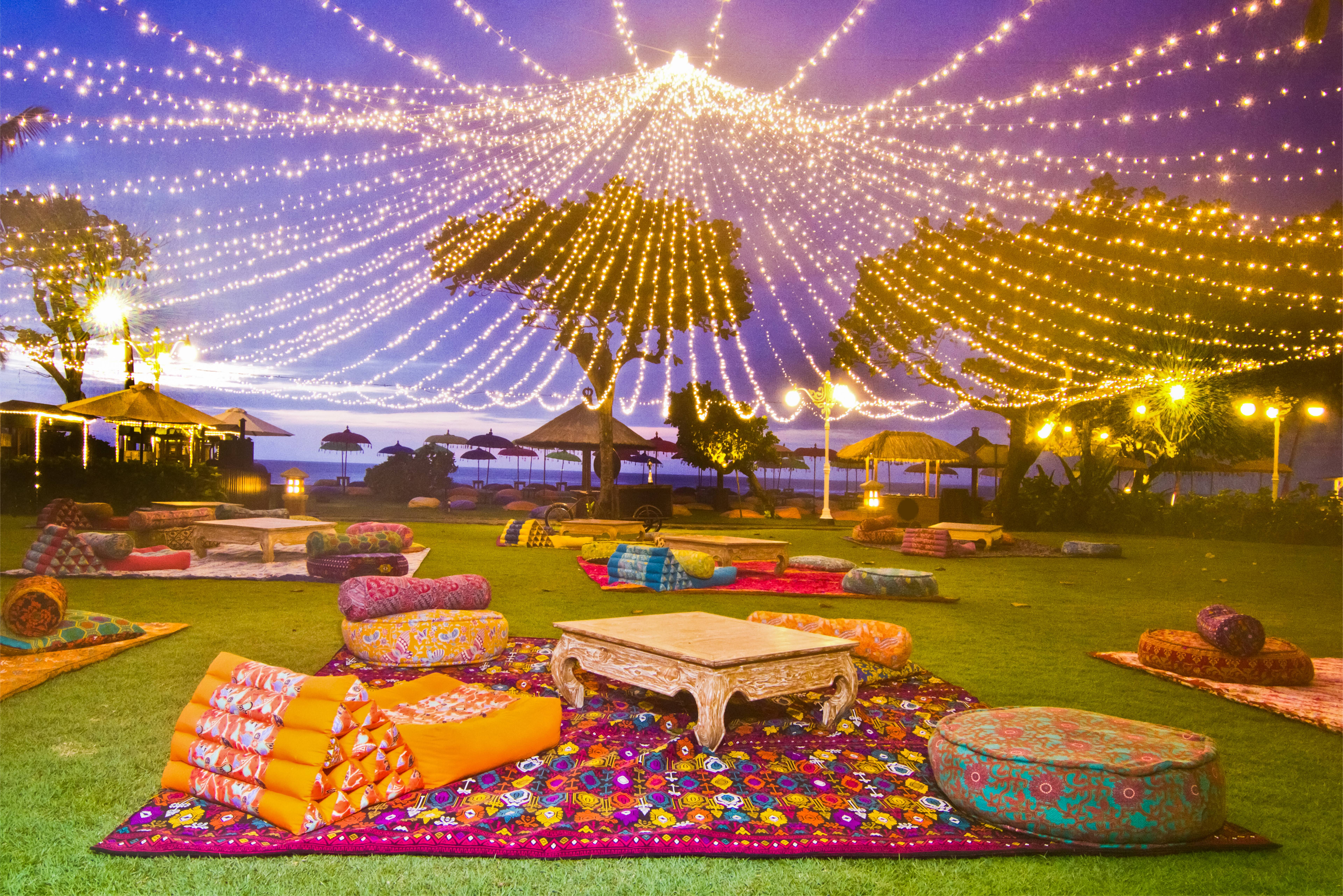 tuin met lichtjes van ayodya resort op bali nusa dua