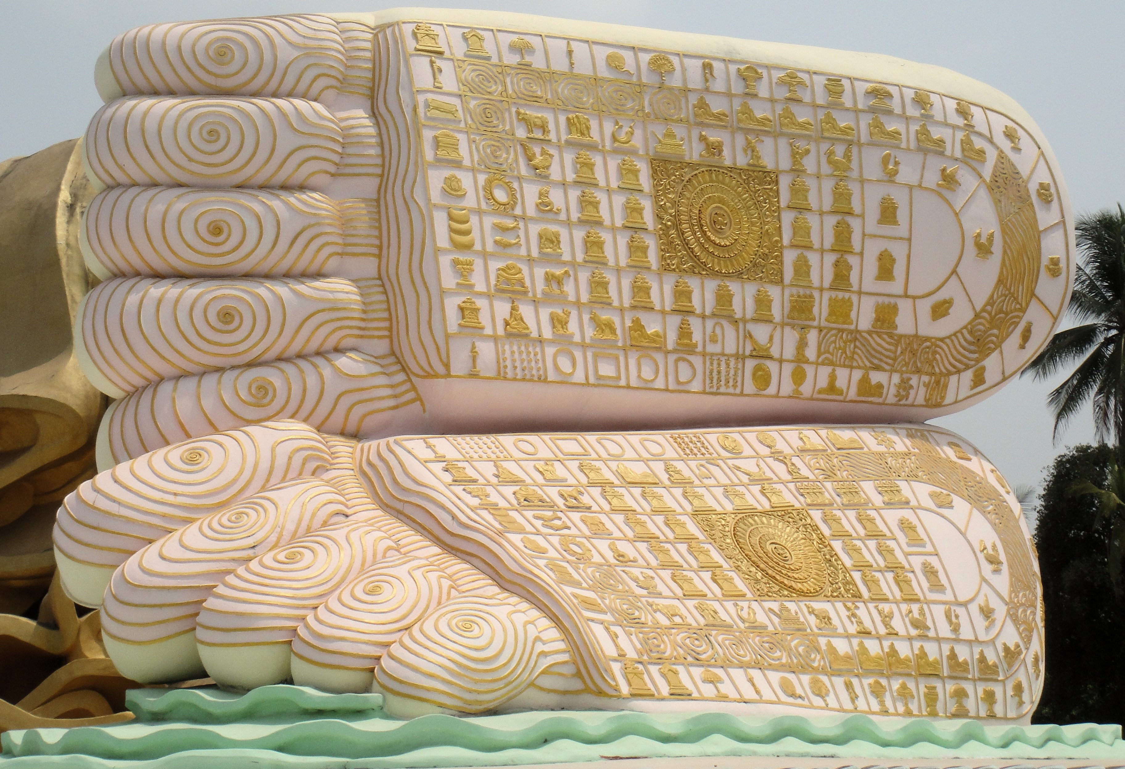 Liggende boeddha bij Bago