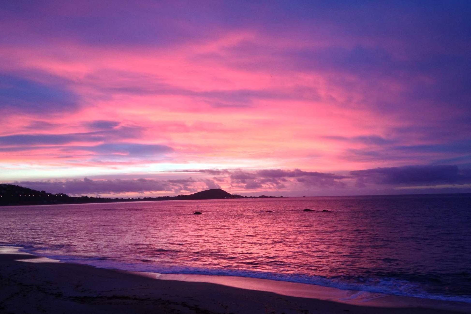 Zonsondergang op Erhai Meer in Dali China