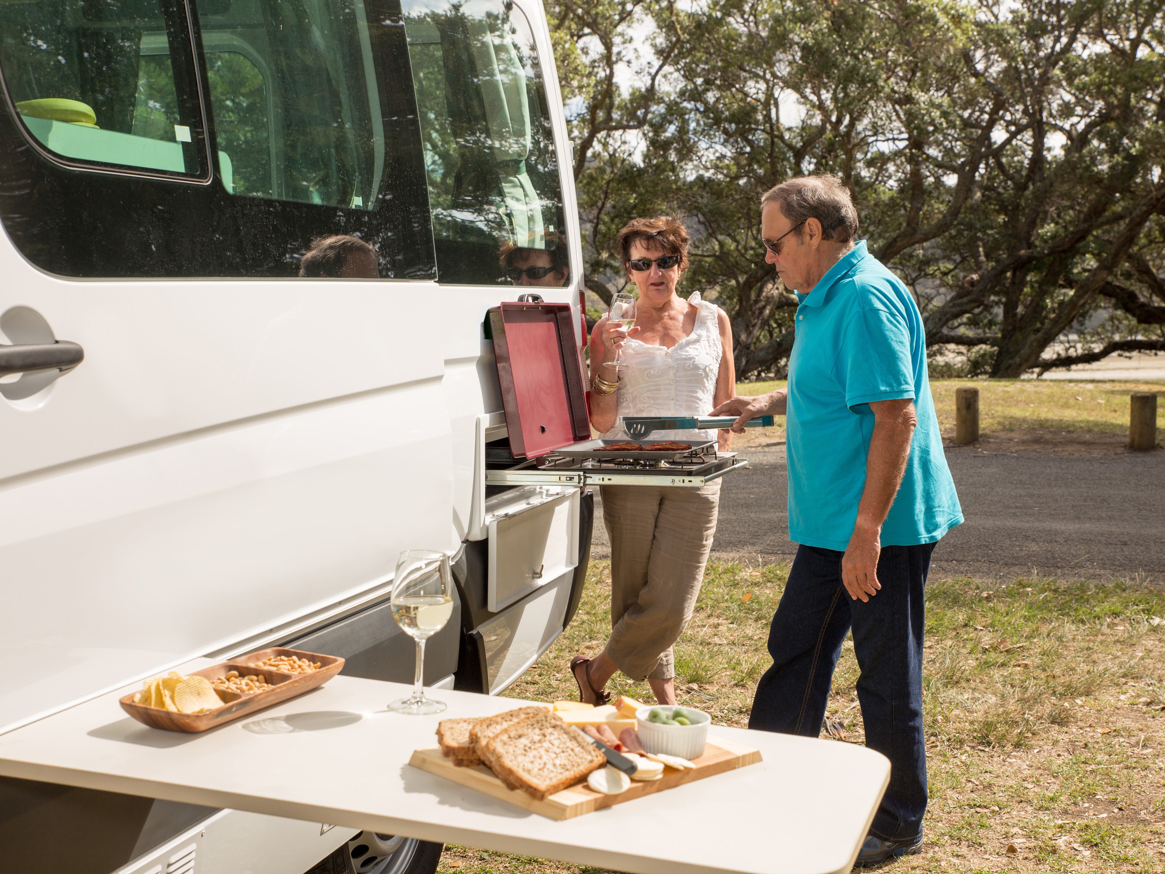 Uitschuifbare BBQ van de Deuce Plus van Mighty in Nieuw-Zeeland