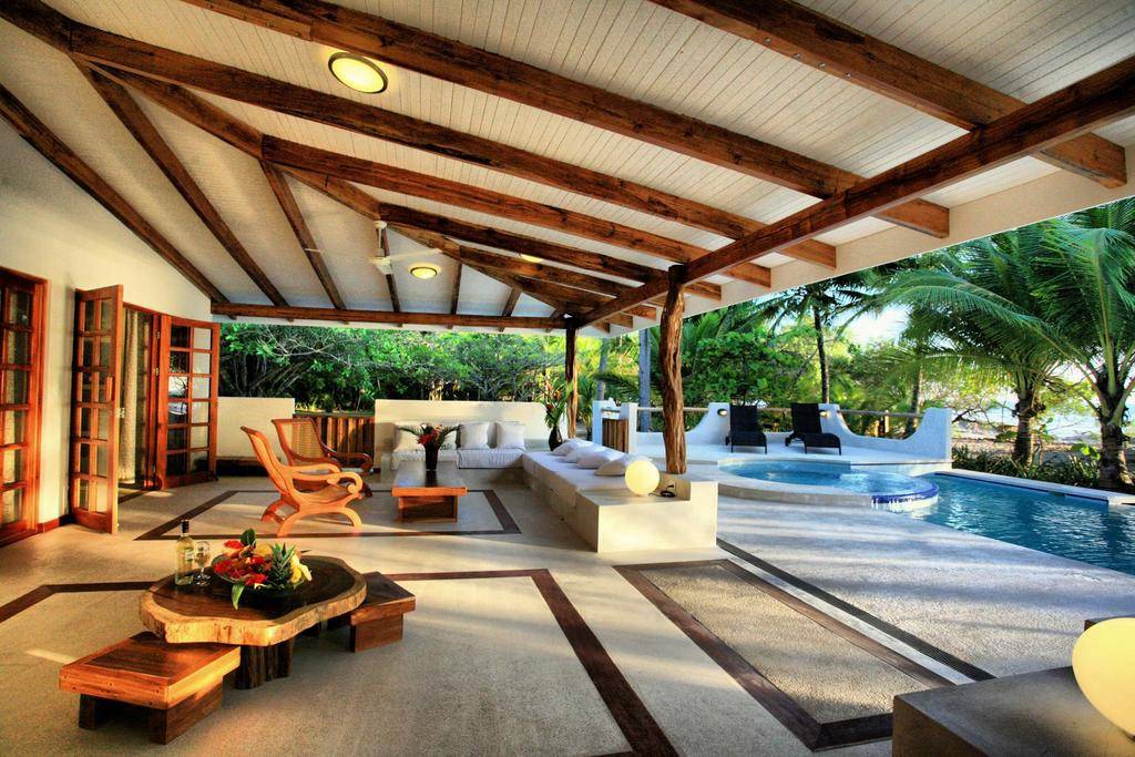 Tropico Latino  Santa Teresa in Costa Rica