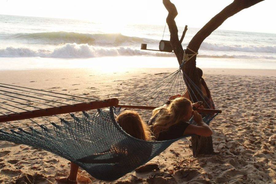 Hangmat op strand Santa Teresa in Costa Rica