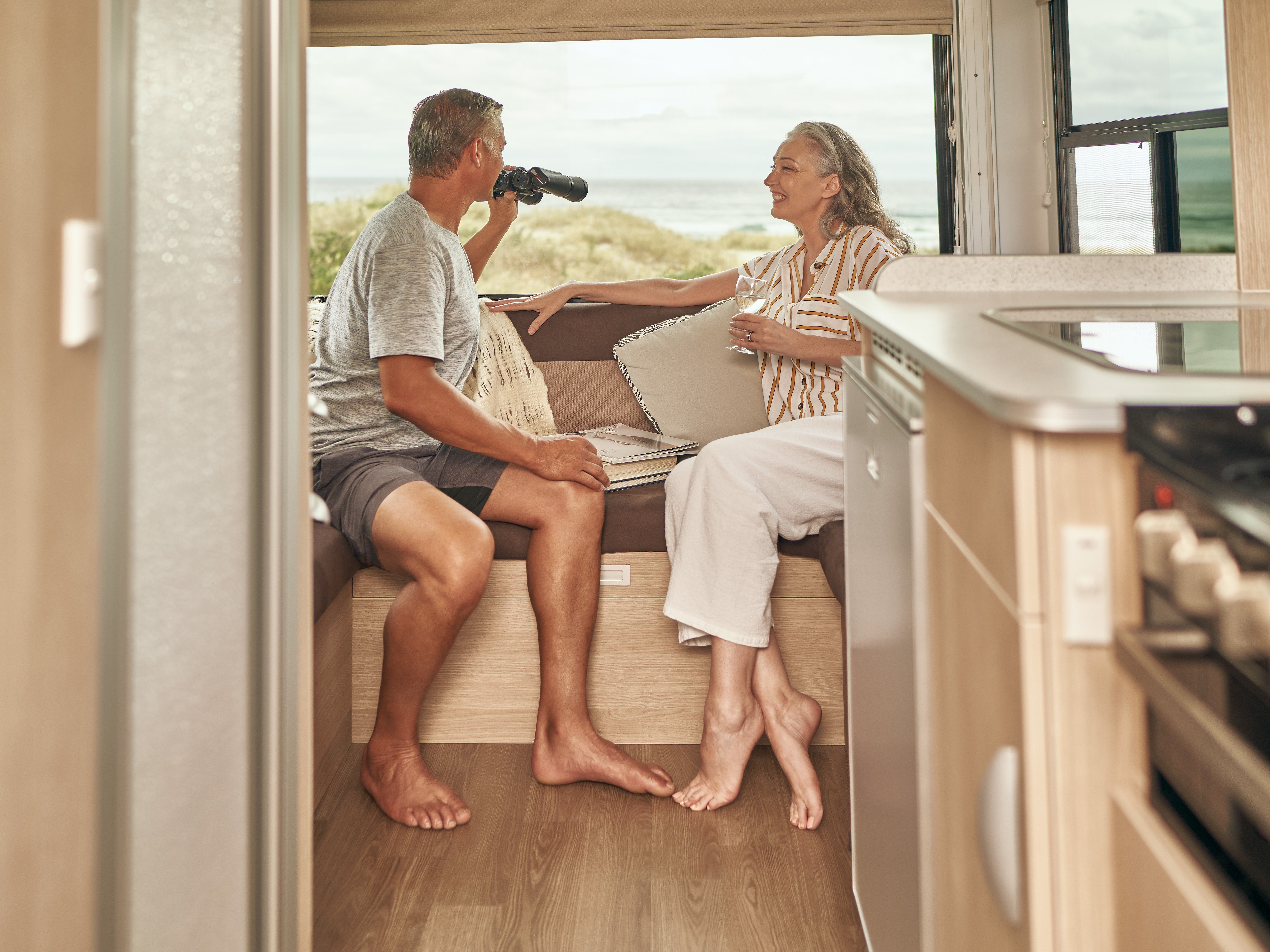 Binnen in de Maui Cascade camper in Nieuw-Zeeland