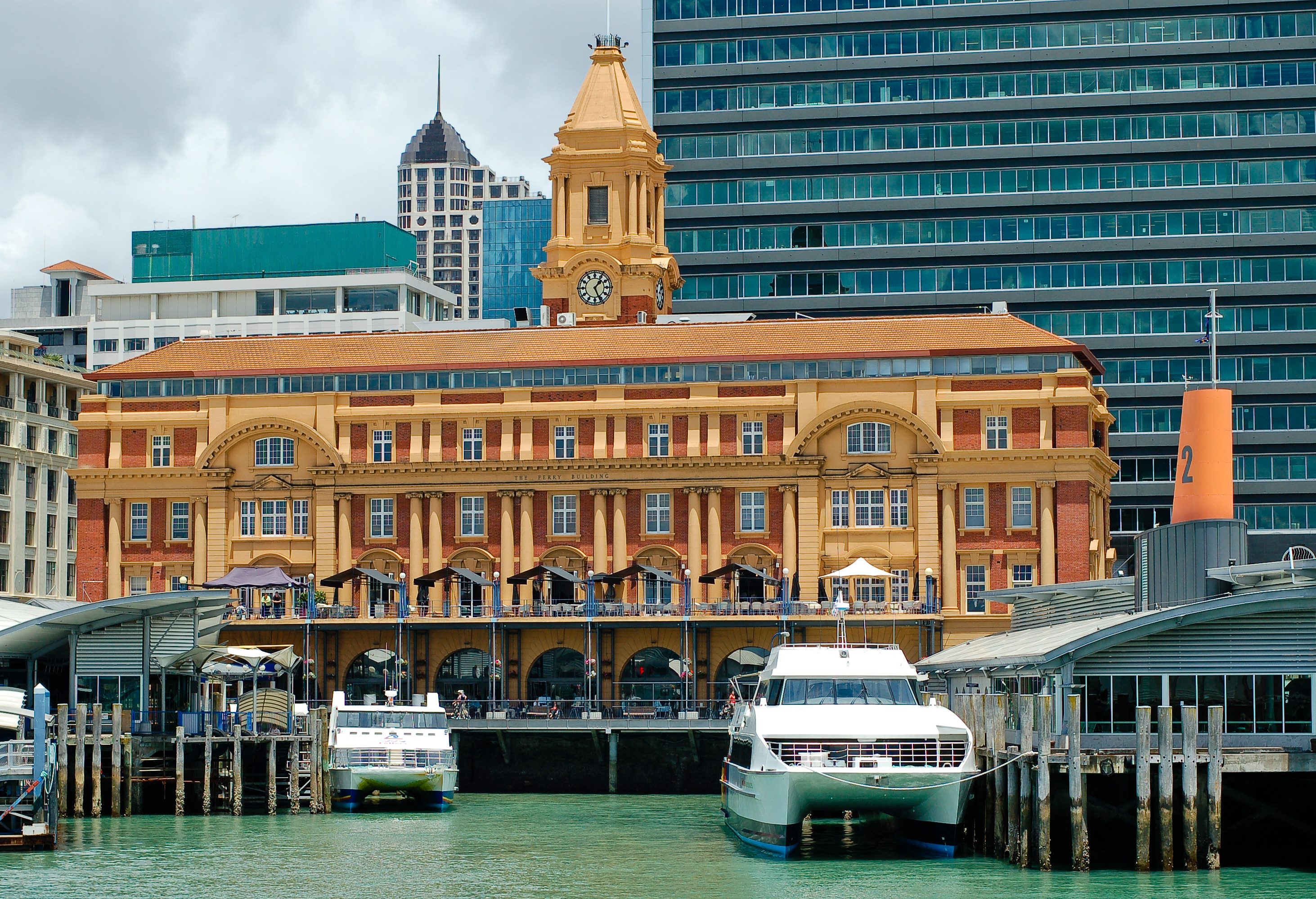 De haven van Auckland in Nieuw-Zeeland