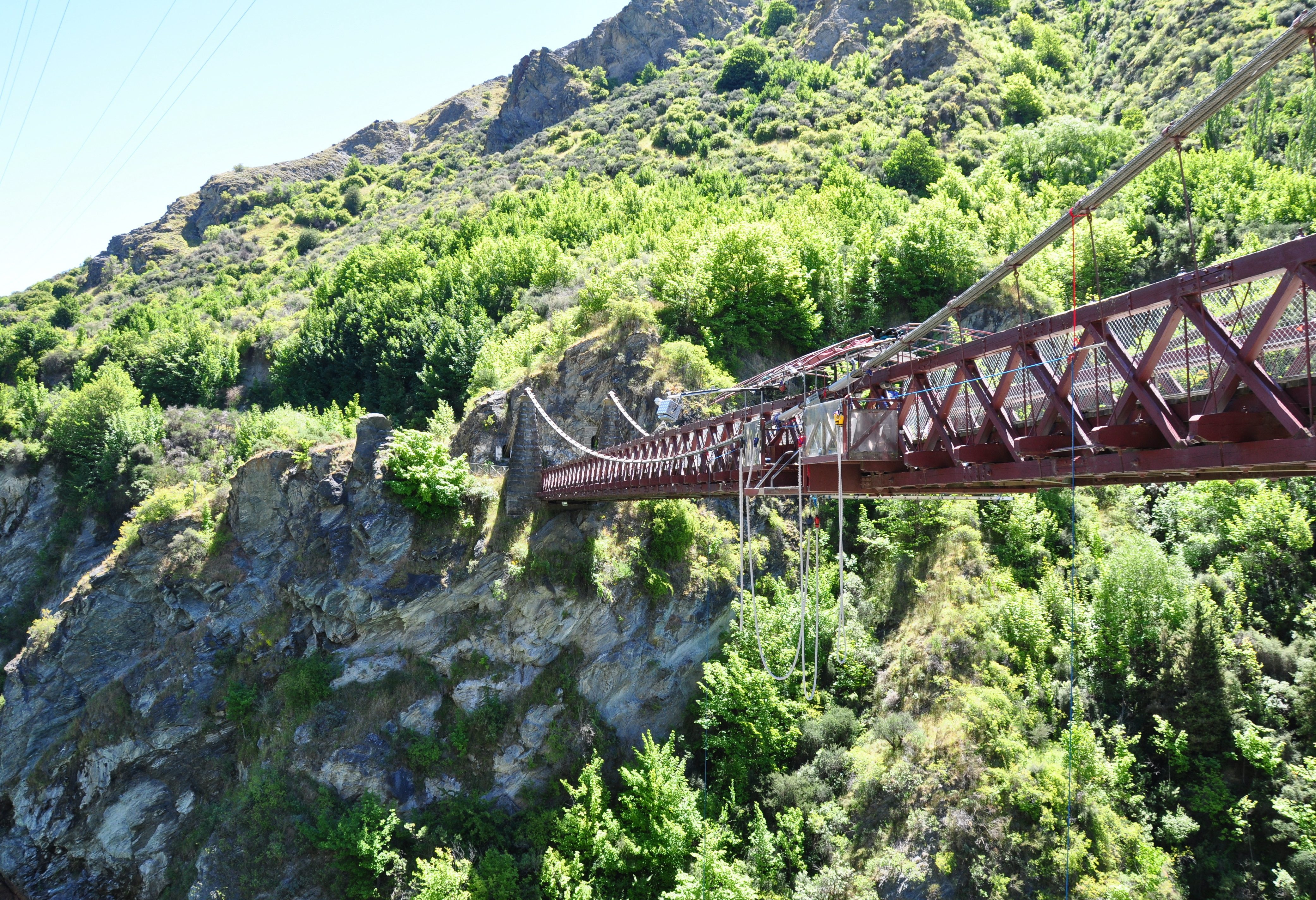 Bungyjumpen vanaf Kawarau Bridge nabij Queenstown in Nieuw-Zeeland