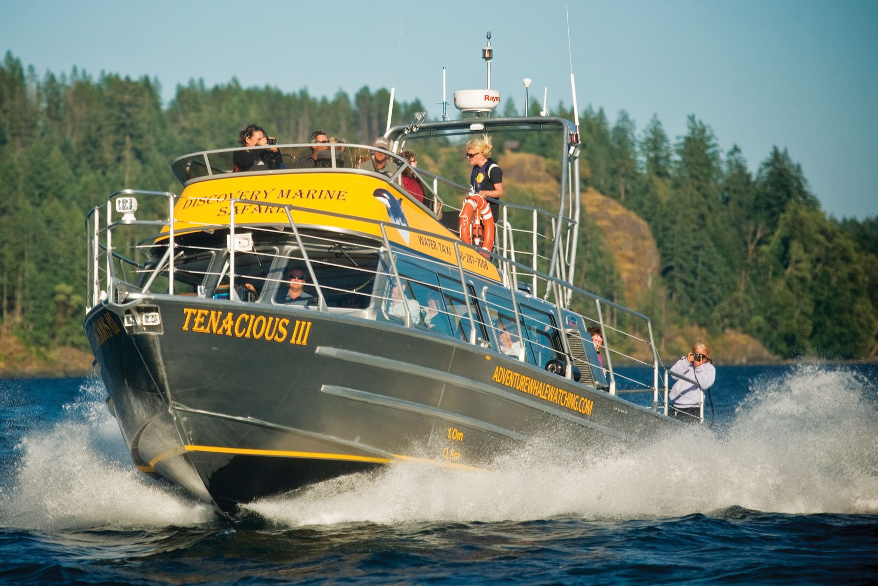 canada-vancouver-island-campbell-river-discovery-marine-safaris-excursie-overdekte-boot
