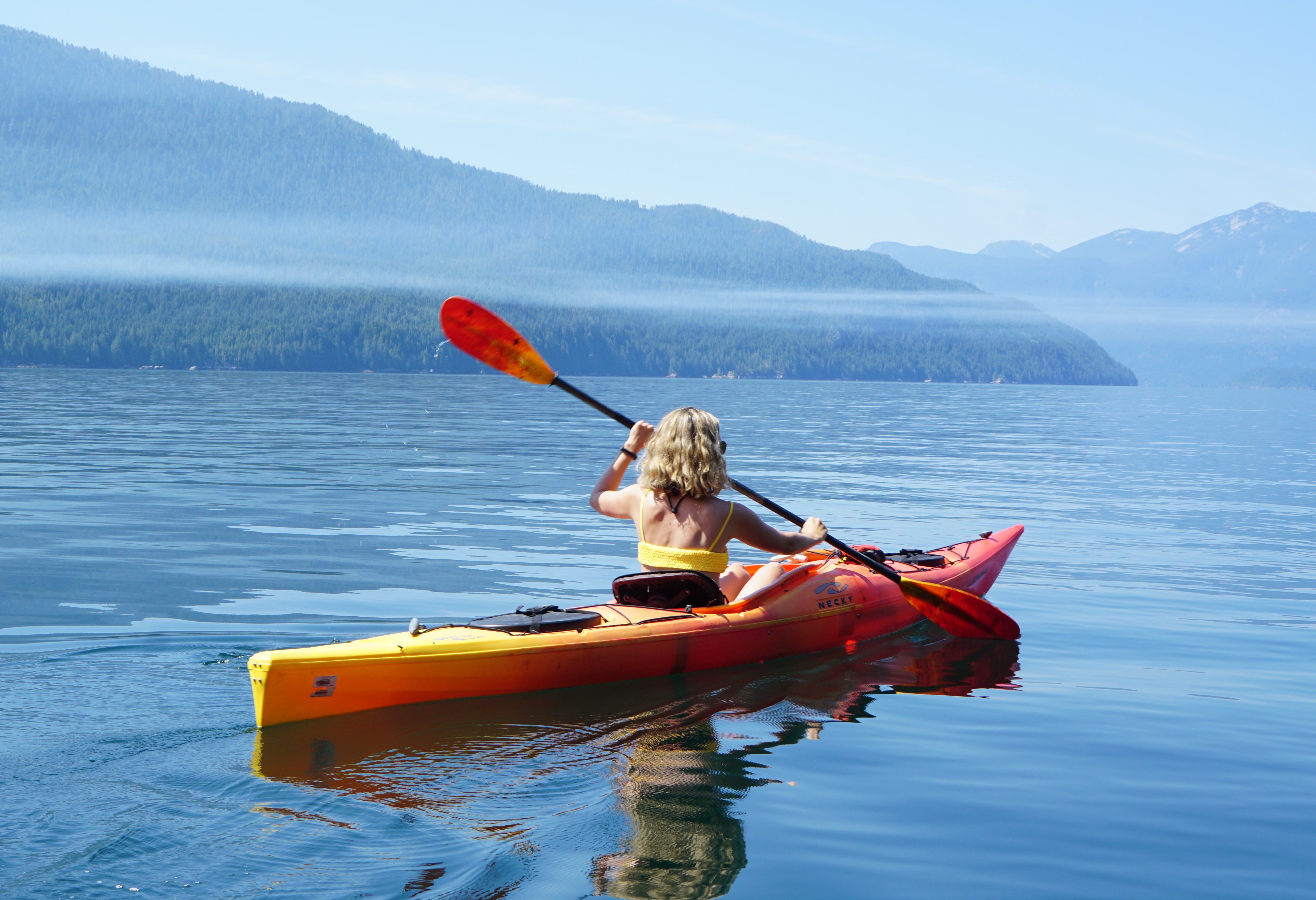 canada-klahoose-wilderness-resort-kajakken