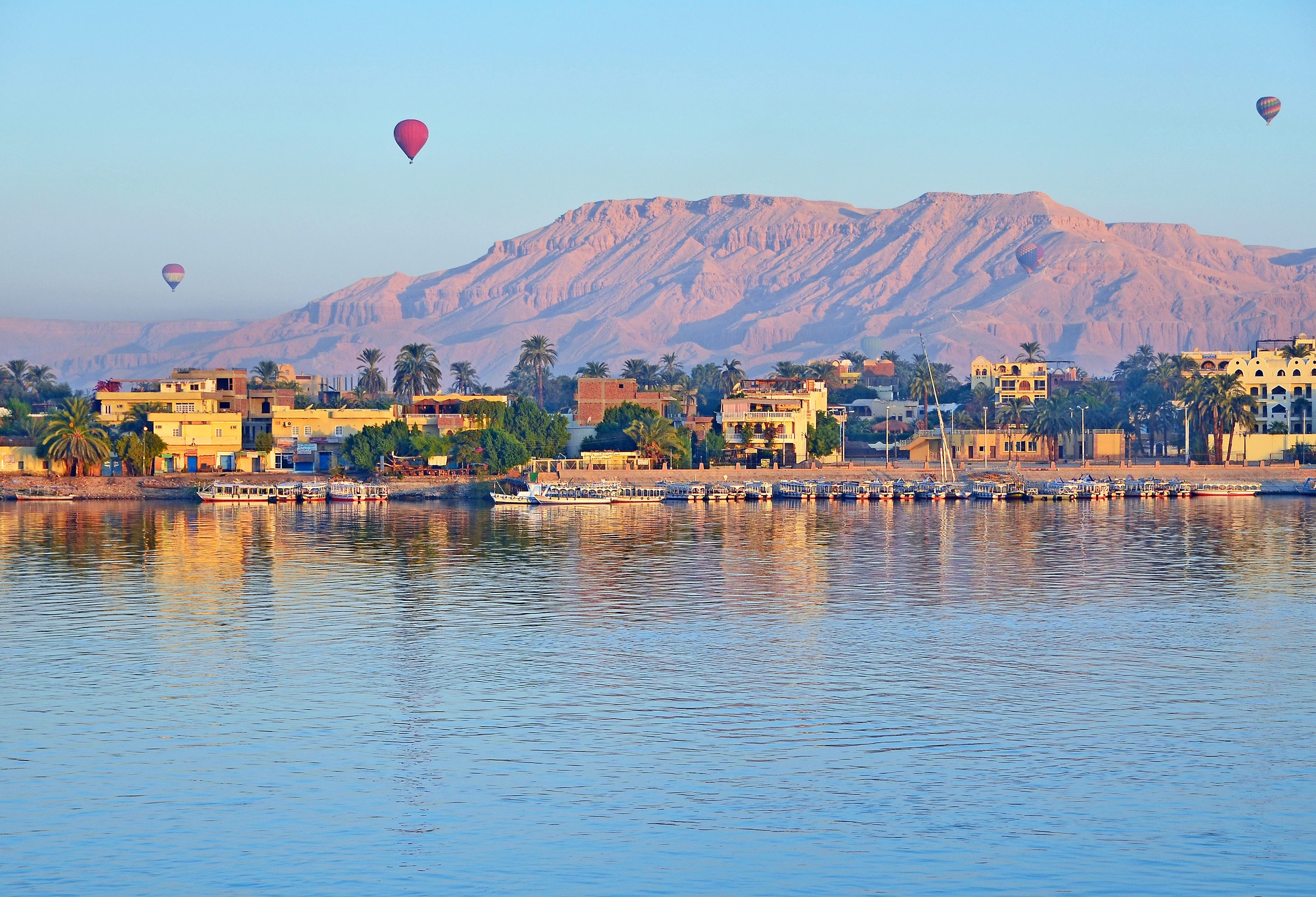 egypte-luxor-ballonvaart-bij-zonsopgang