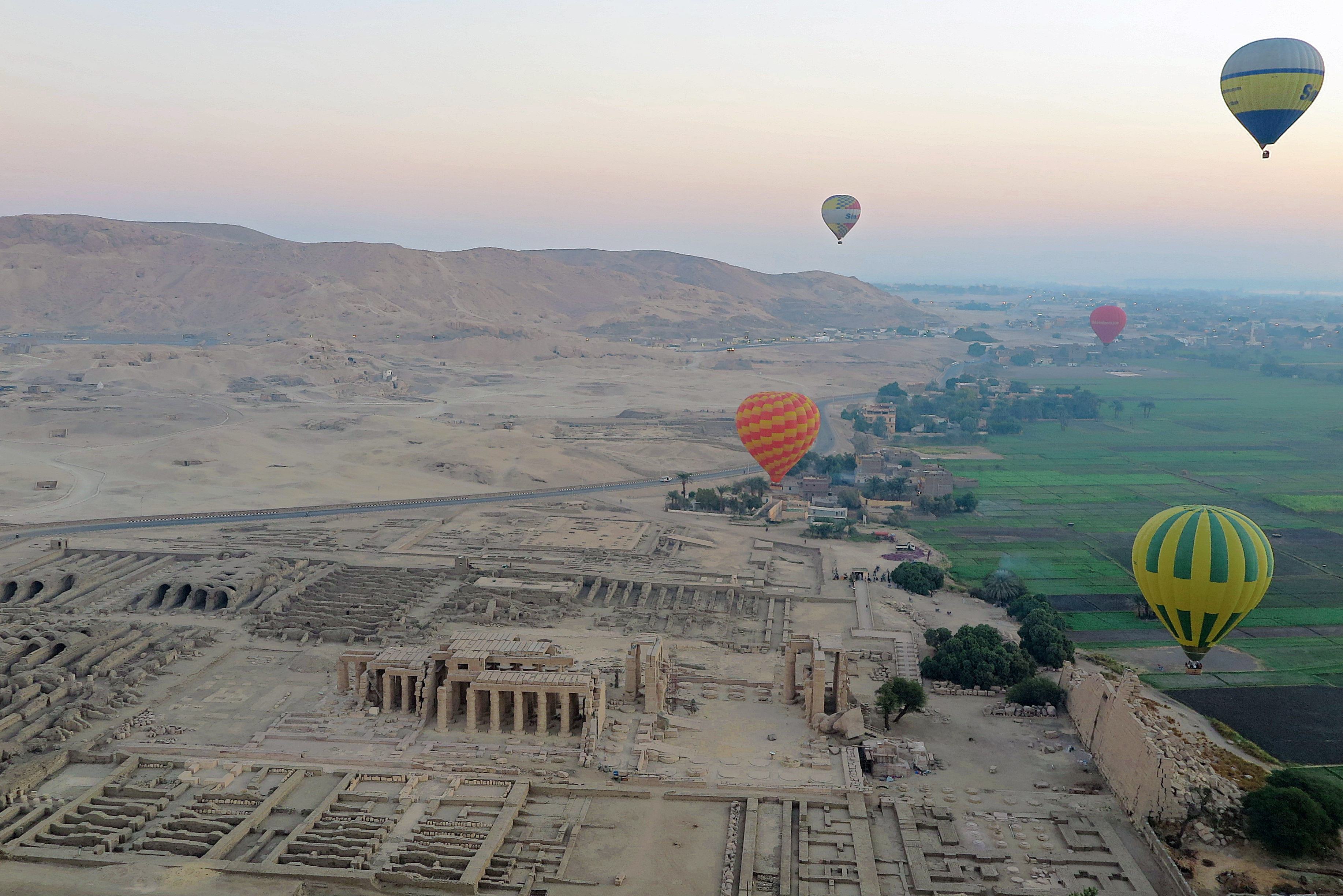 egypte-luxor-thebe-ballonvaart-over-archeologische-sites