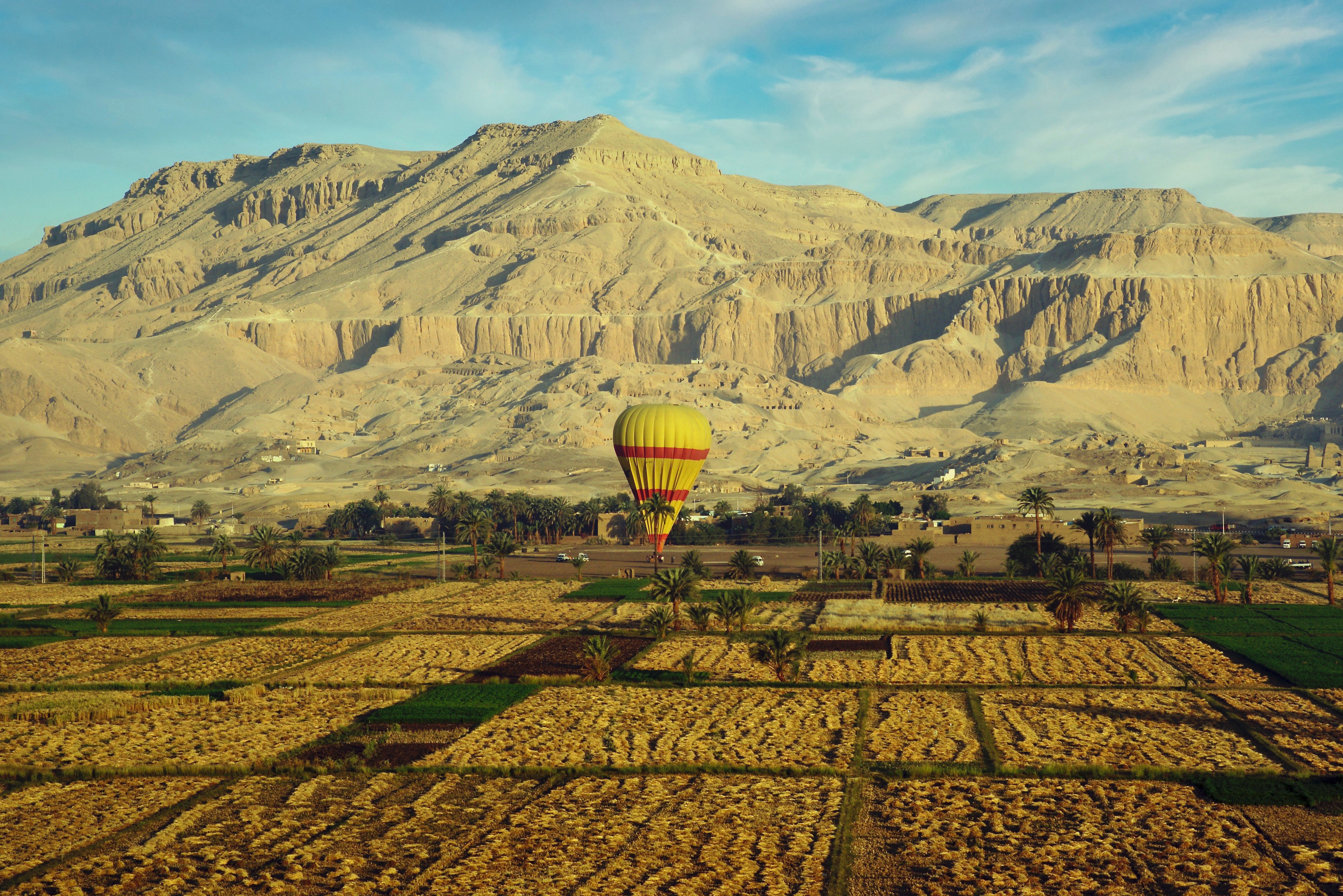 egypte-luxor-thebe-ballonvaart-over-archeologische-sites-en-platteland
