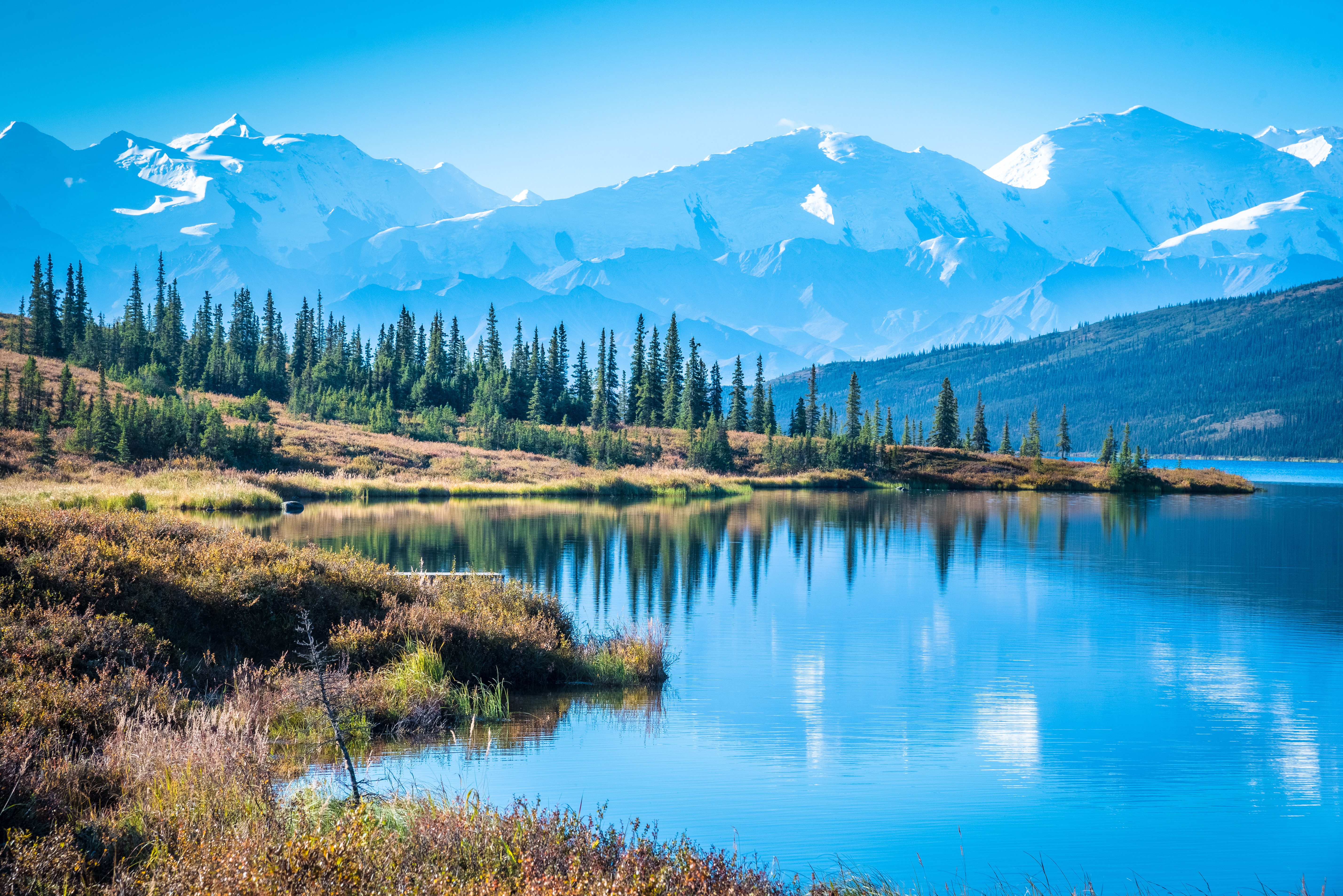 Оз з. Аляска. Alaska National Parks. Аляска озеро фото на белом фоне. National Park Flashcard.