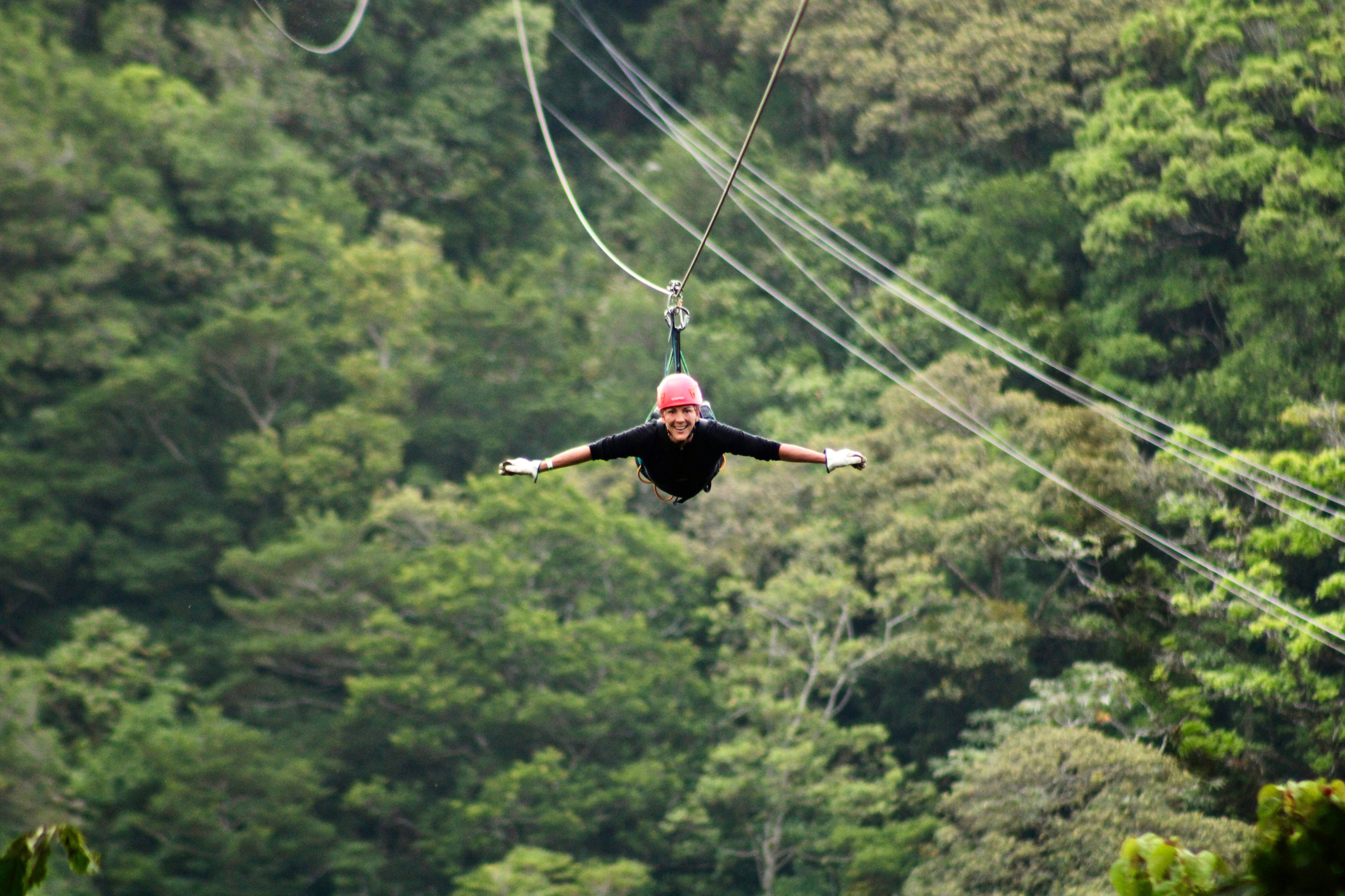Zo vrij als een vogel tijdens het ziplinen in Monteverde, Costa Rica