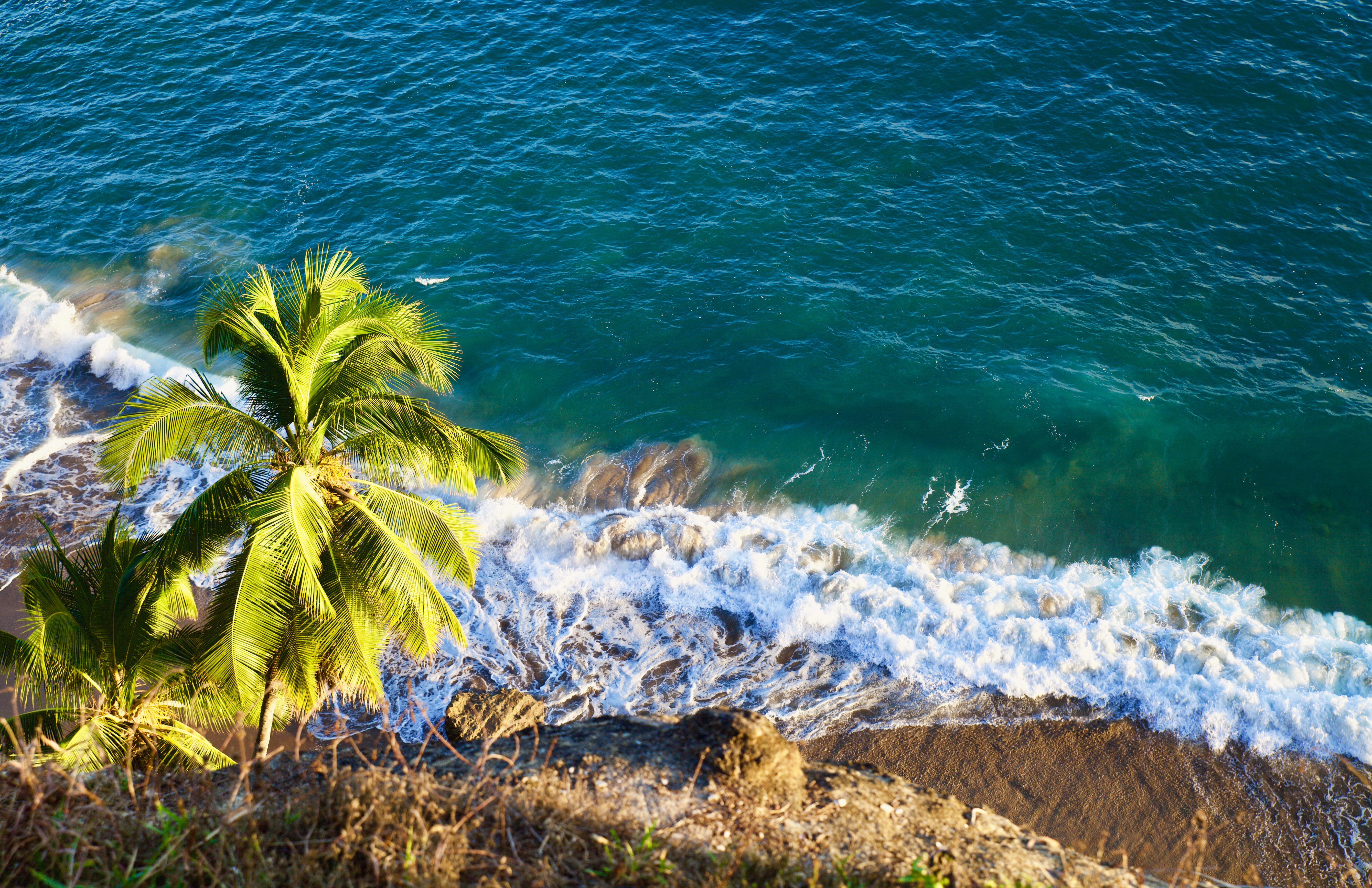De golvende zee van Punta Arenas, Costa Rica