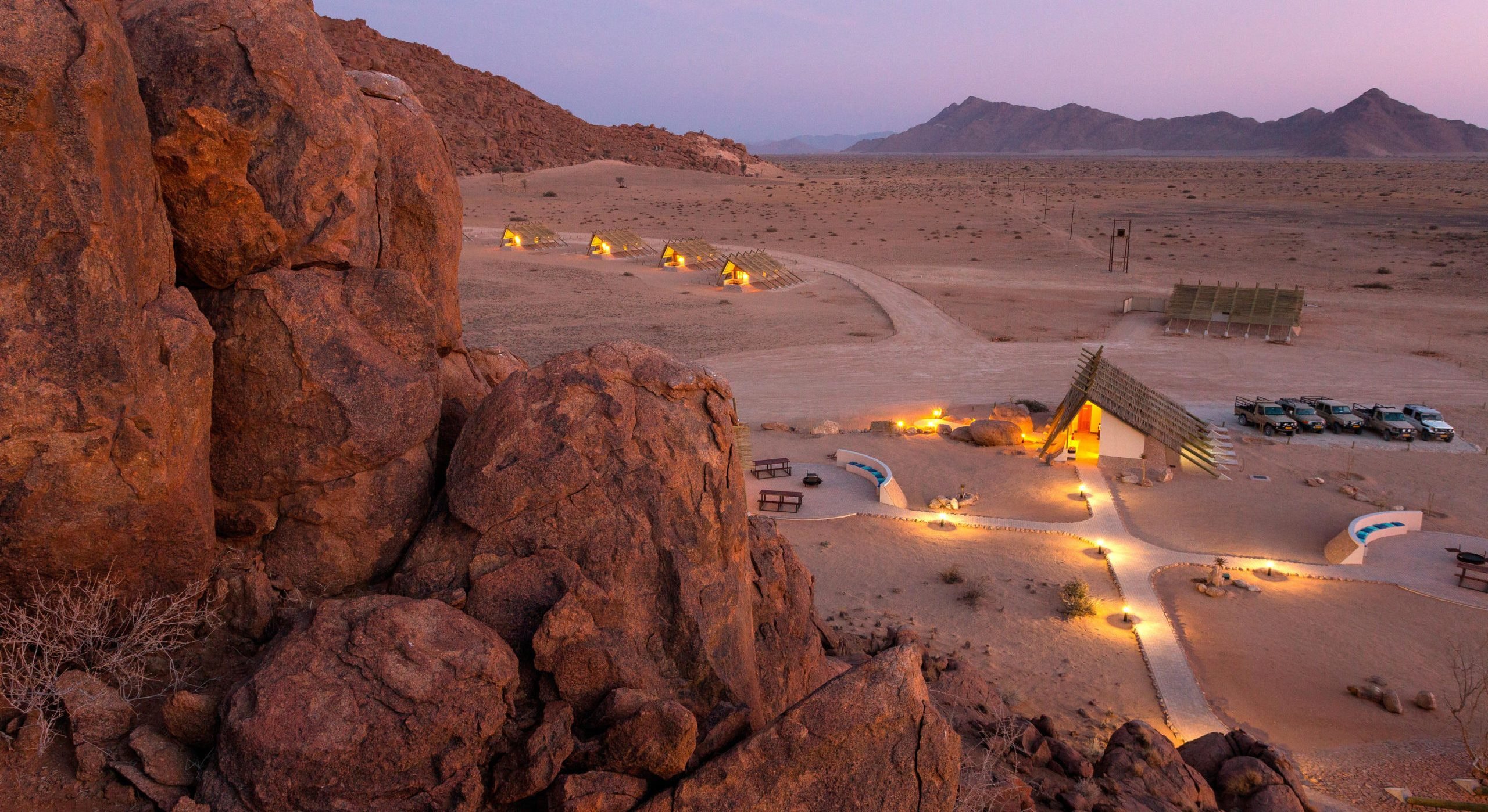 Desert Quiver Camp in de Namib Dessert, vlakbij Sossusvlei in Namibie