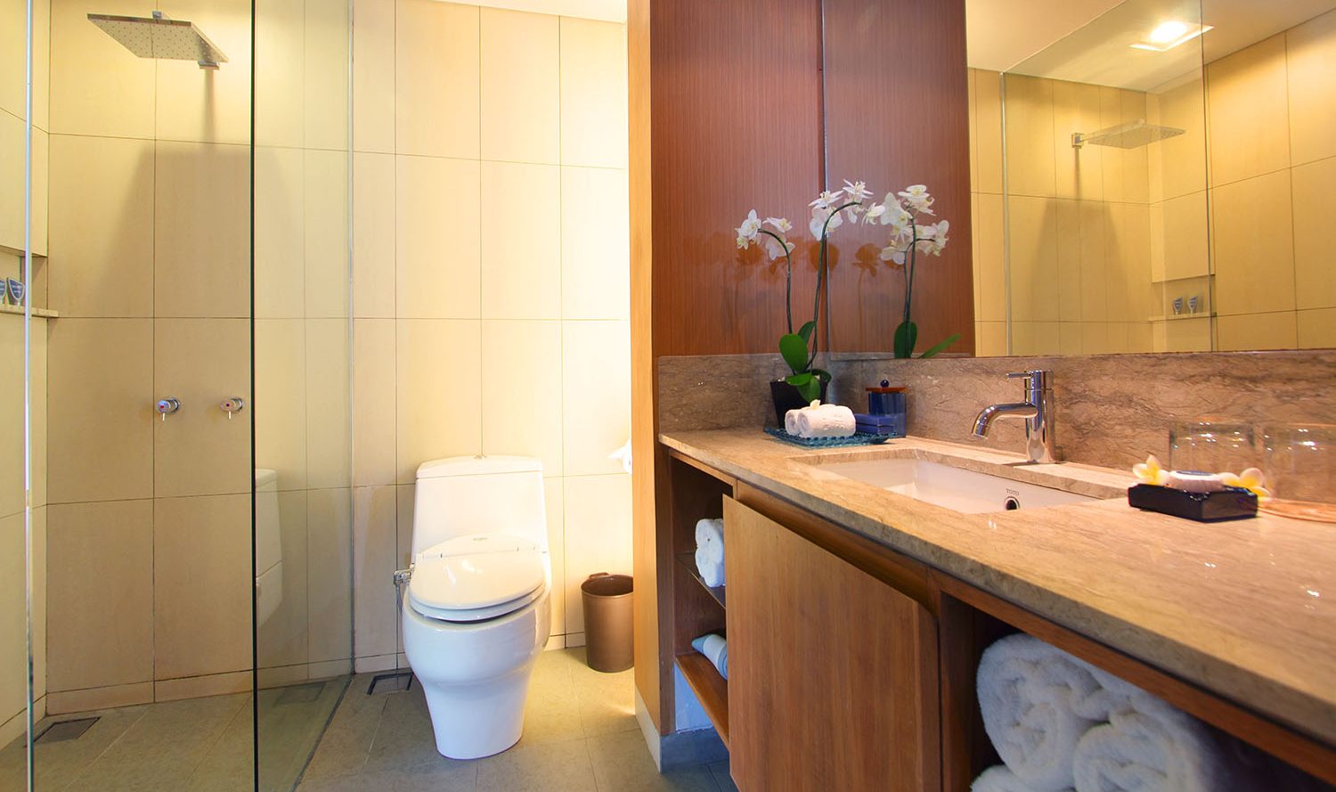 deluxe badkamer 101 oasis sanur in bali