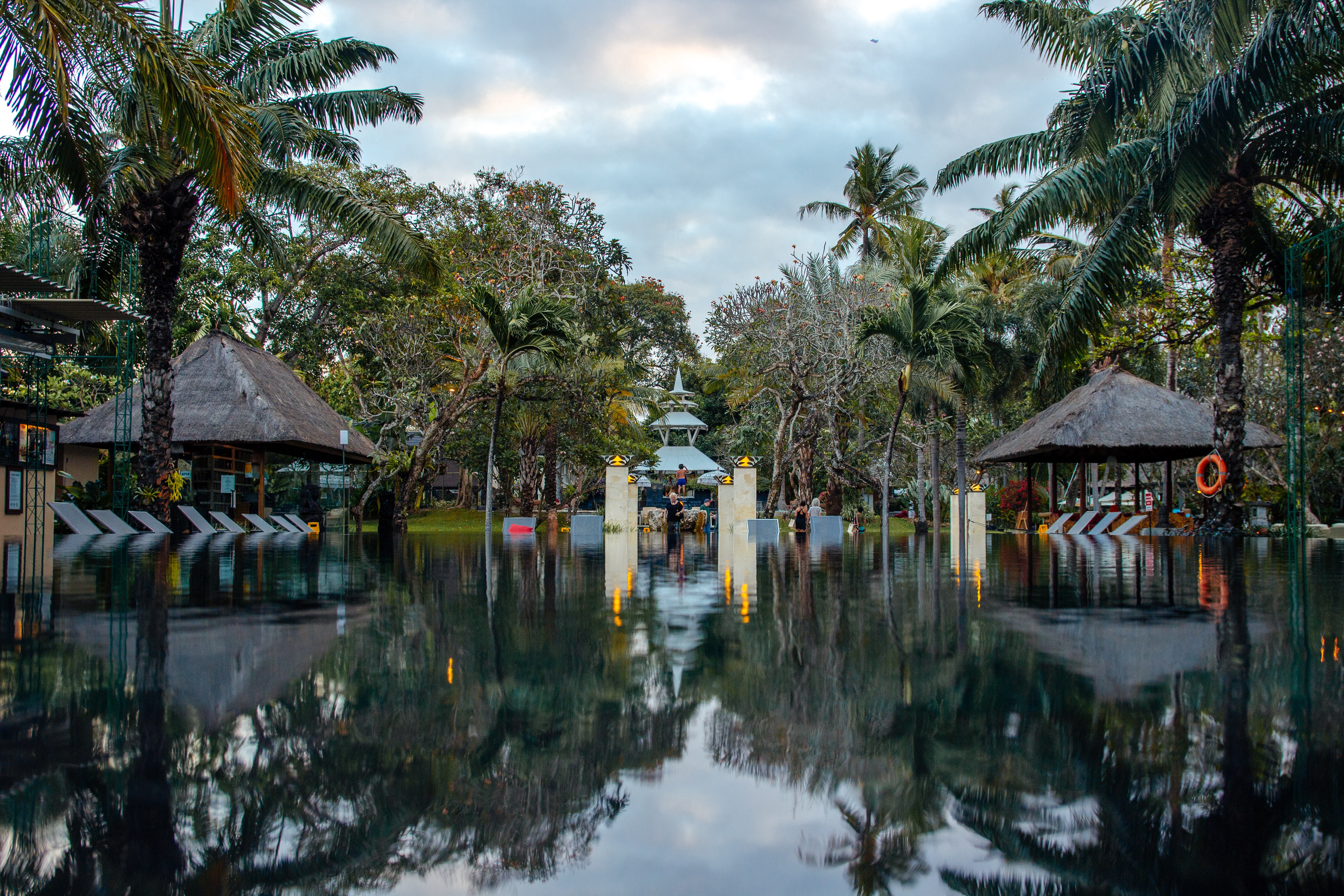 Zwembad bij Byrdhouse in het Segara Village in Sanur op Bali