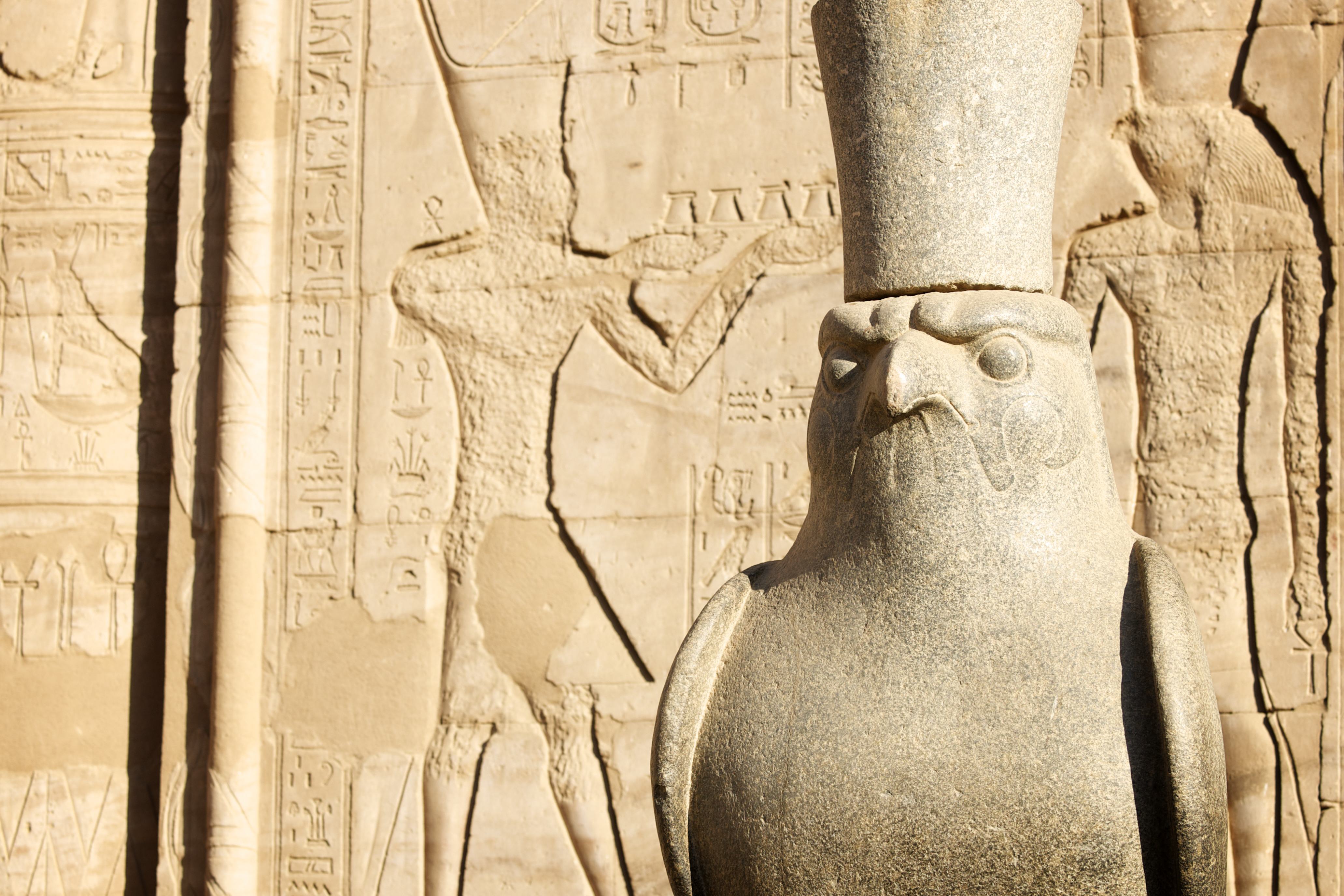 Egyptische god Horus in Edfu
