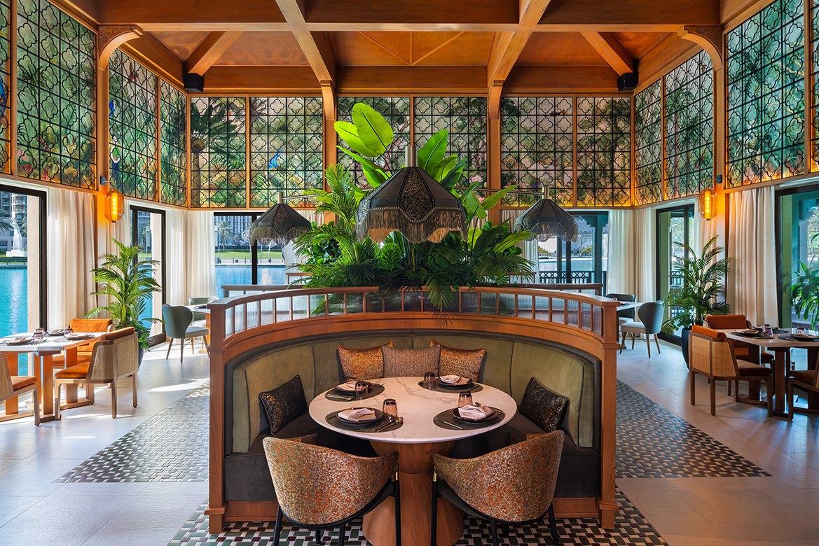 dubai the palace downtown hotel restaurant thiptara