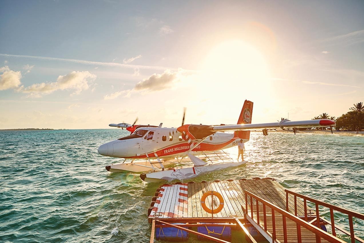lux south ari atoll resort malediven watervliegtuig