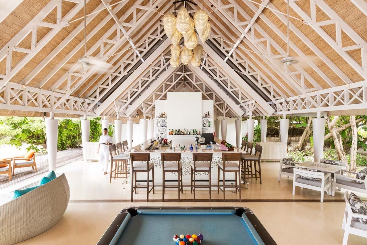 lux south ari atoll resort malediven bar